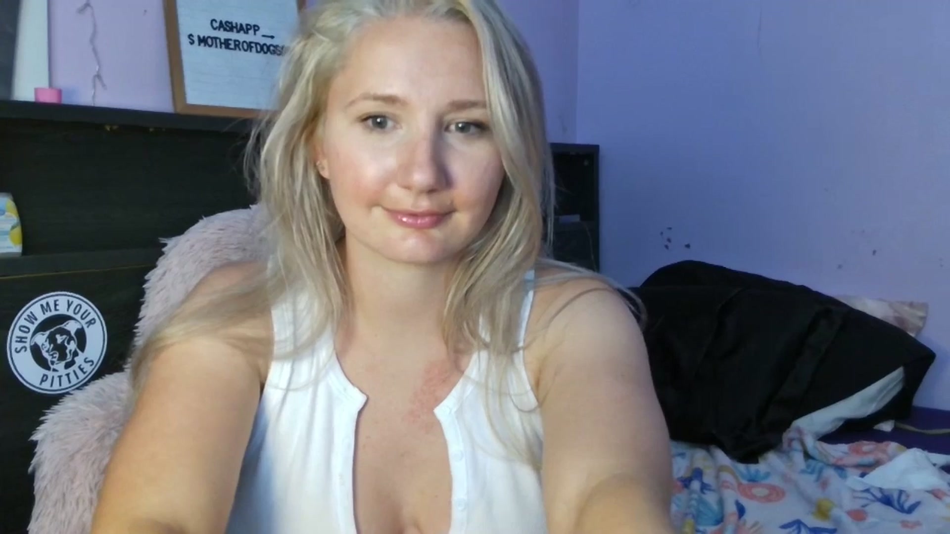 Gallery image thumbnail from EmmaHaze's myfreecams stream on, 05/29/2025, 06:23 image 19 of 20