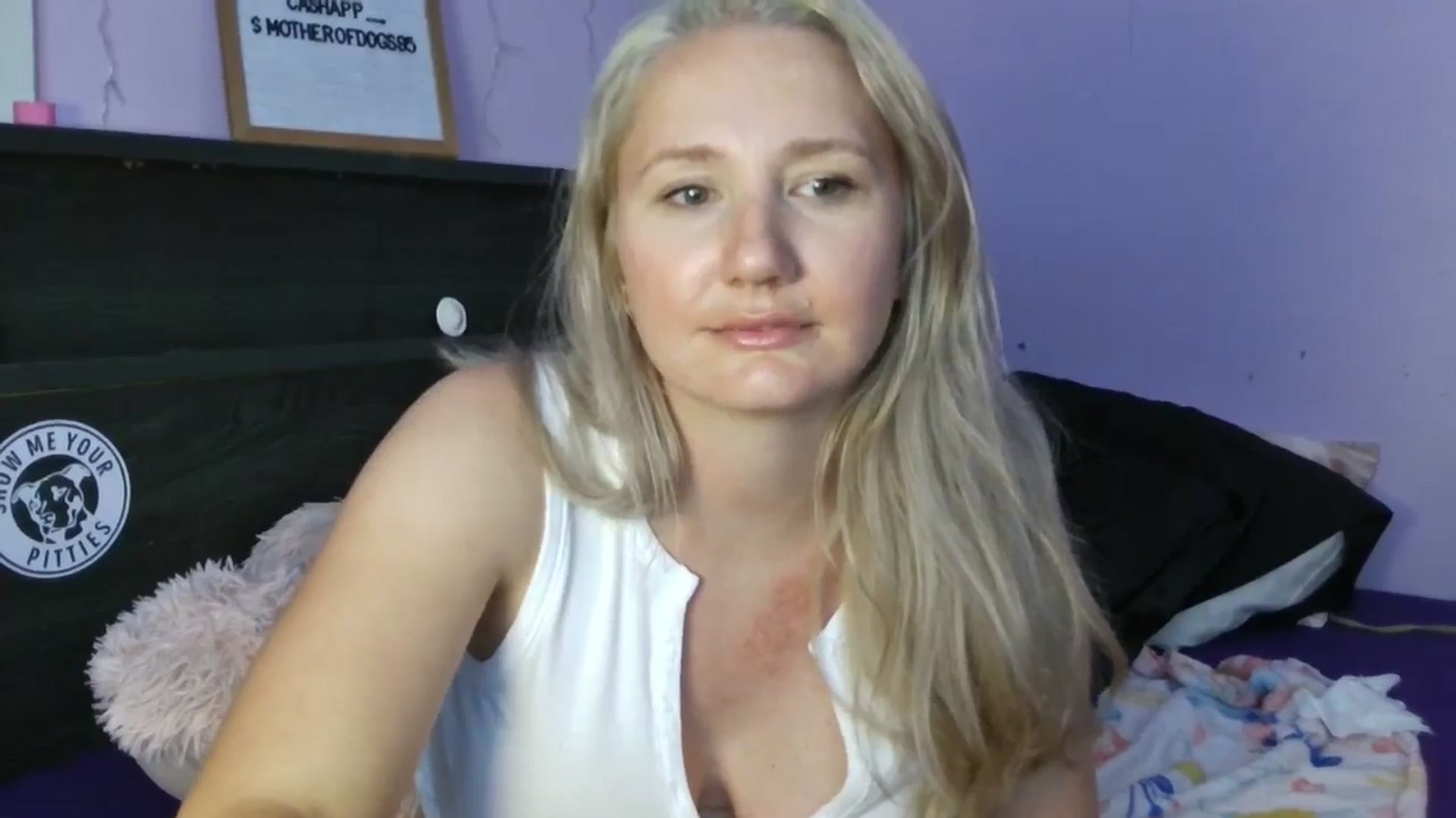 Gallery image thumbnail from EmmaHaze's myfreecams stream on, 05/29/2025, 06:56 image 20 of 20