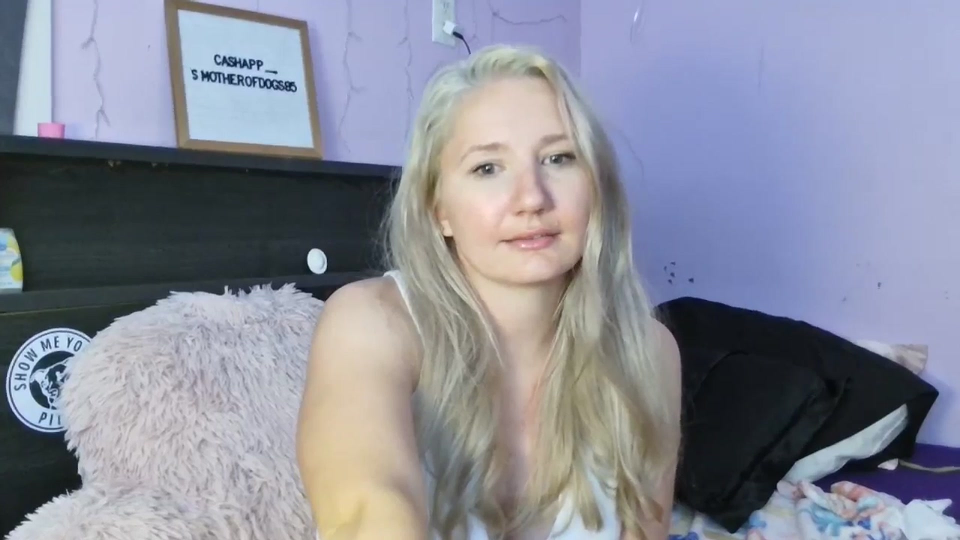Gallery image thumbnail from EmmaHaze's myfreecams stream on, 05/29/2025, 06:56 image 7 of 20