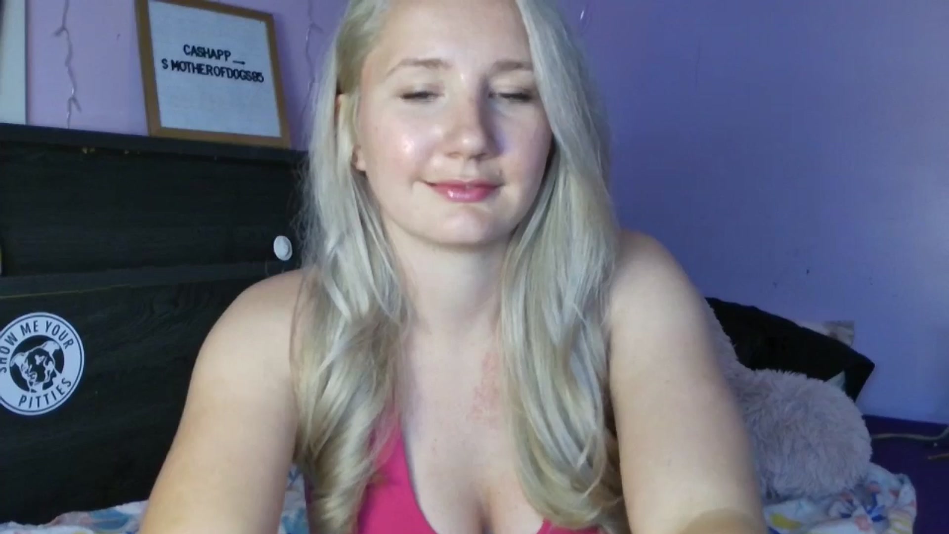 Gallery image thumbnail from EmmaHaze's myfreecams stream on, 05/30/2025, 03:01 image 16 of 20