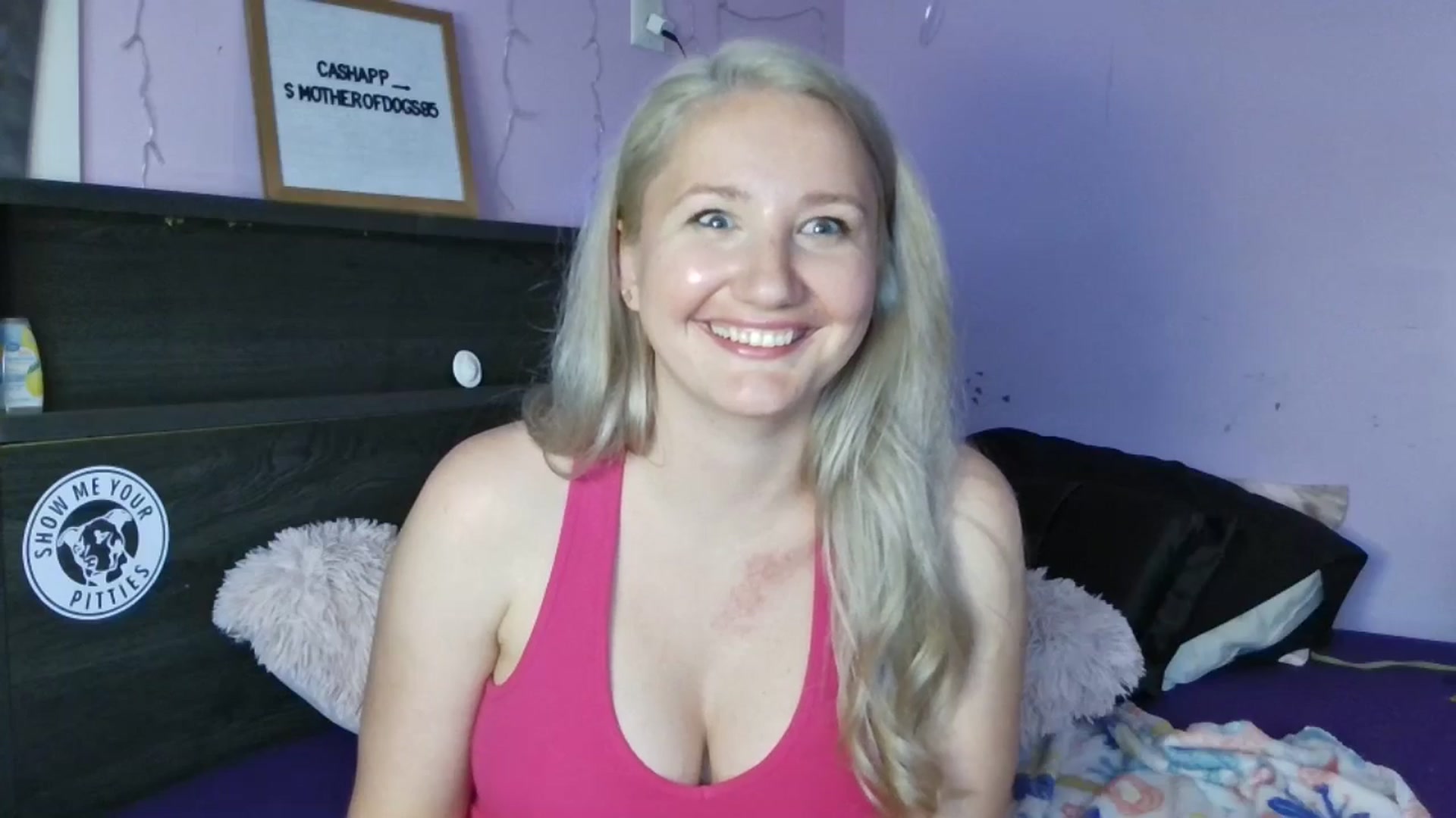 Gallery image thumbnail from EmmaHaze's myfreecams stream on, 05/30/2025, 05:33 image 16 of 20