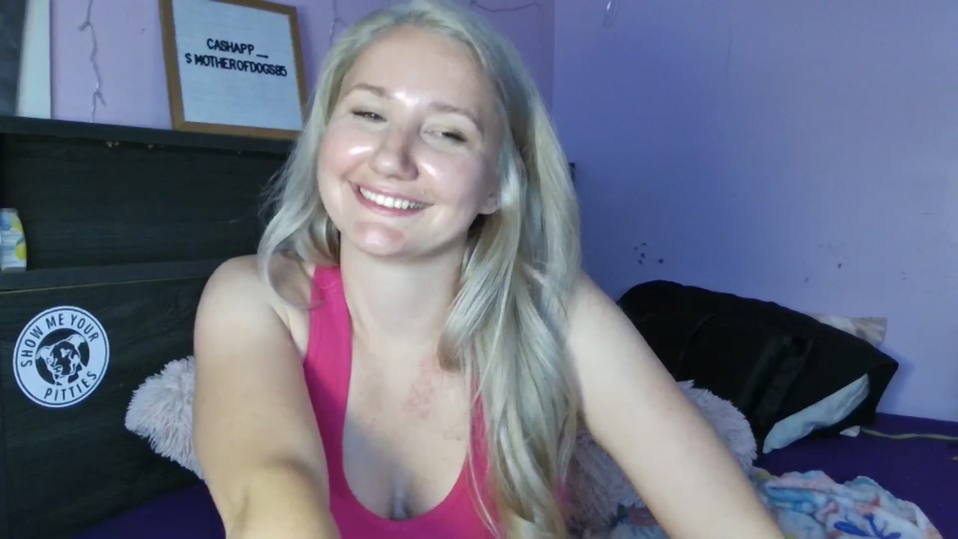 Gallery image thumbnail from EmmaHaze's myfreecams stream on, 05/30/2025, 05:33 image 11 of 20