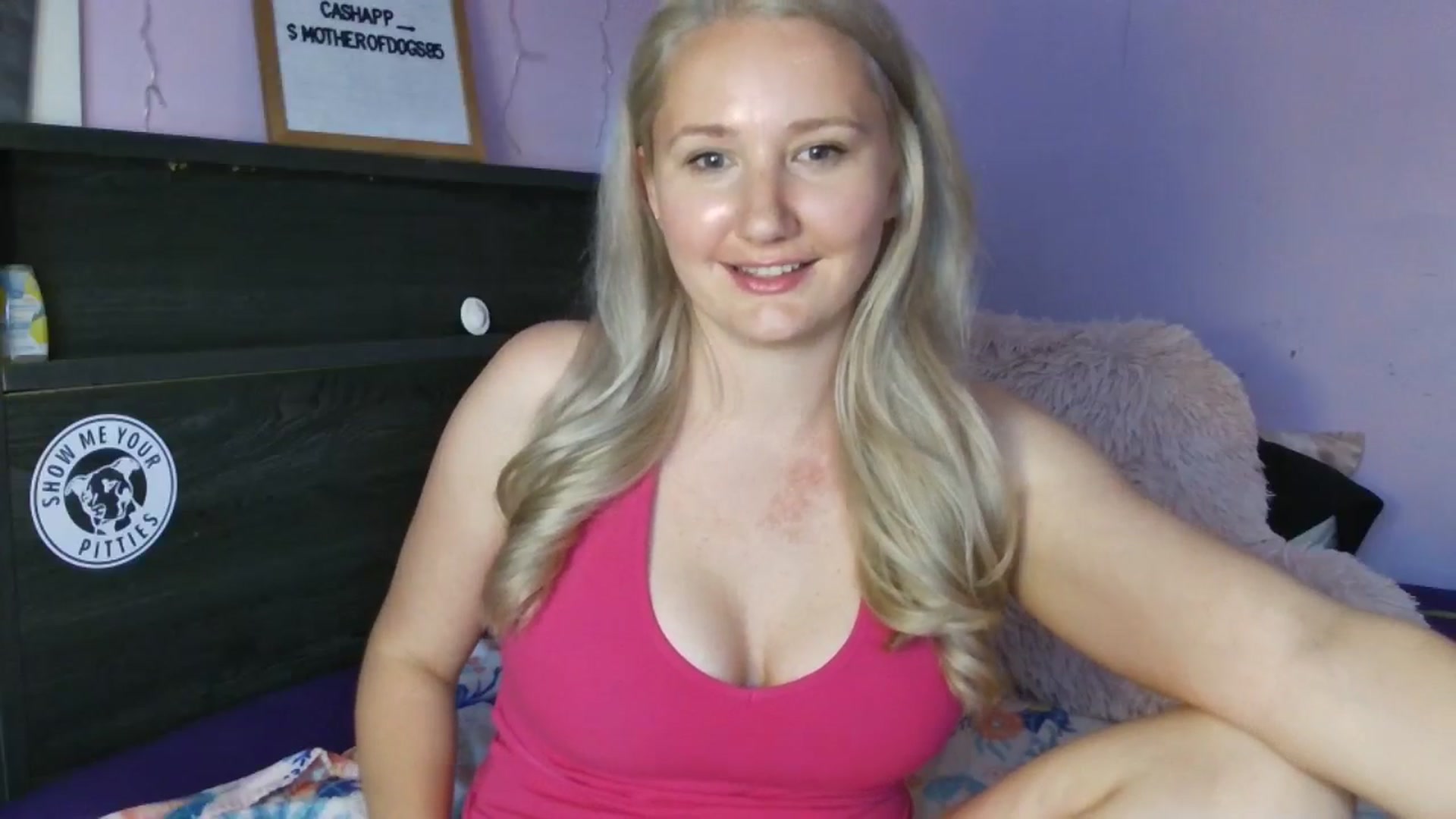 Gallery image thumbnail from EmmaHaze's myfreecams stream on, 05/30/2025, 05:33 image 6 of 20