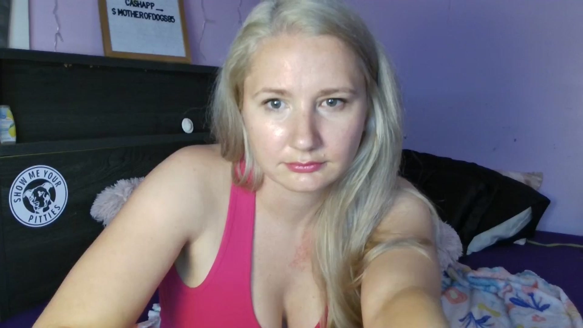 Gallery image thumbnail from EmmaHaze's myfreecams stream on, 05/30/2025, 05:43 image 17 of 20