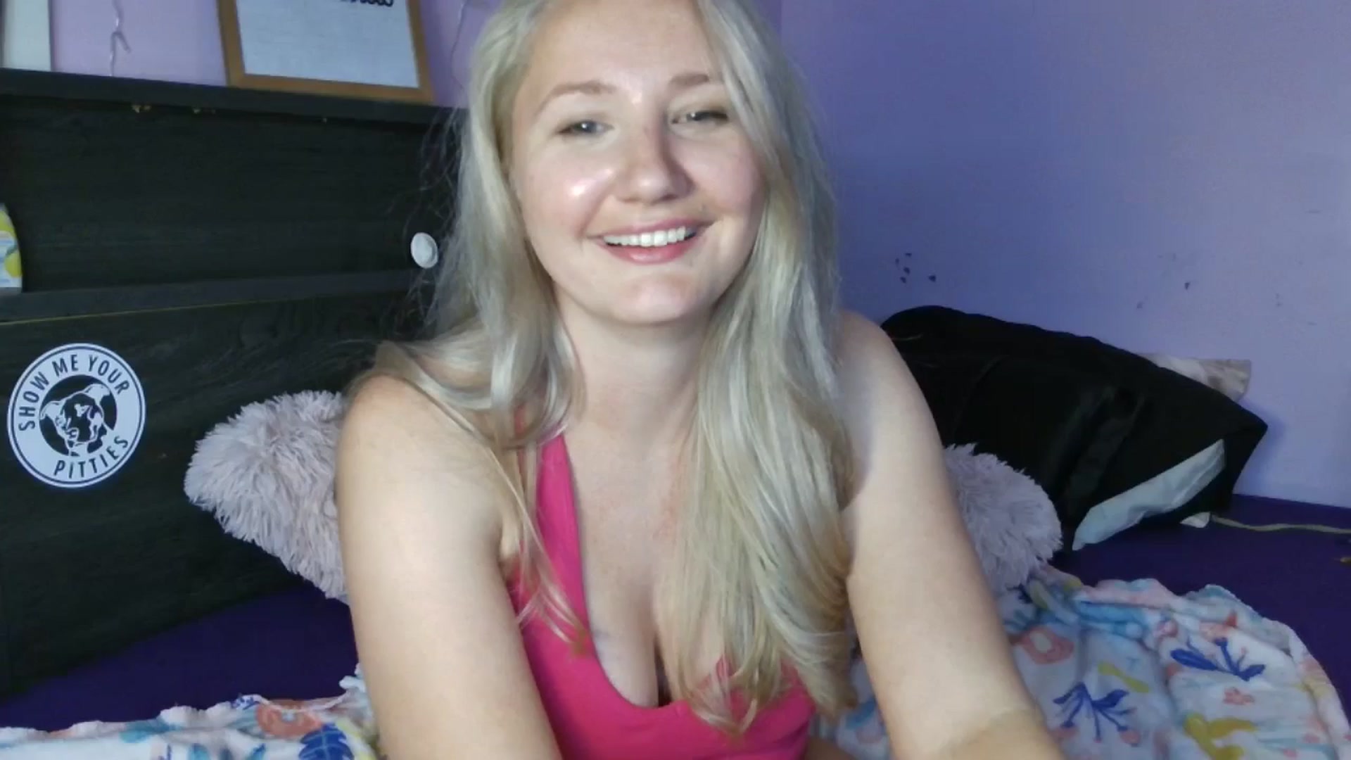 Gallery image thumbnail from EmmaHaze's myfreecams stream on, 05/30/2025, 05:43 image 1 of 20