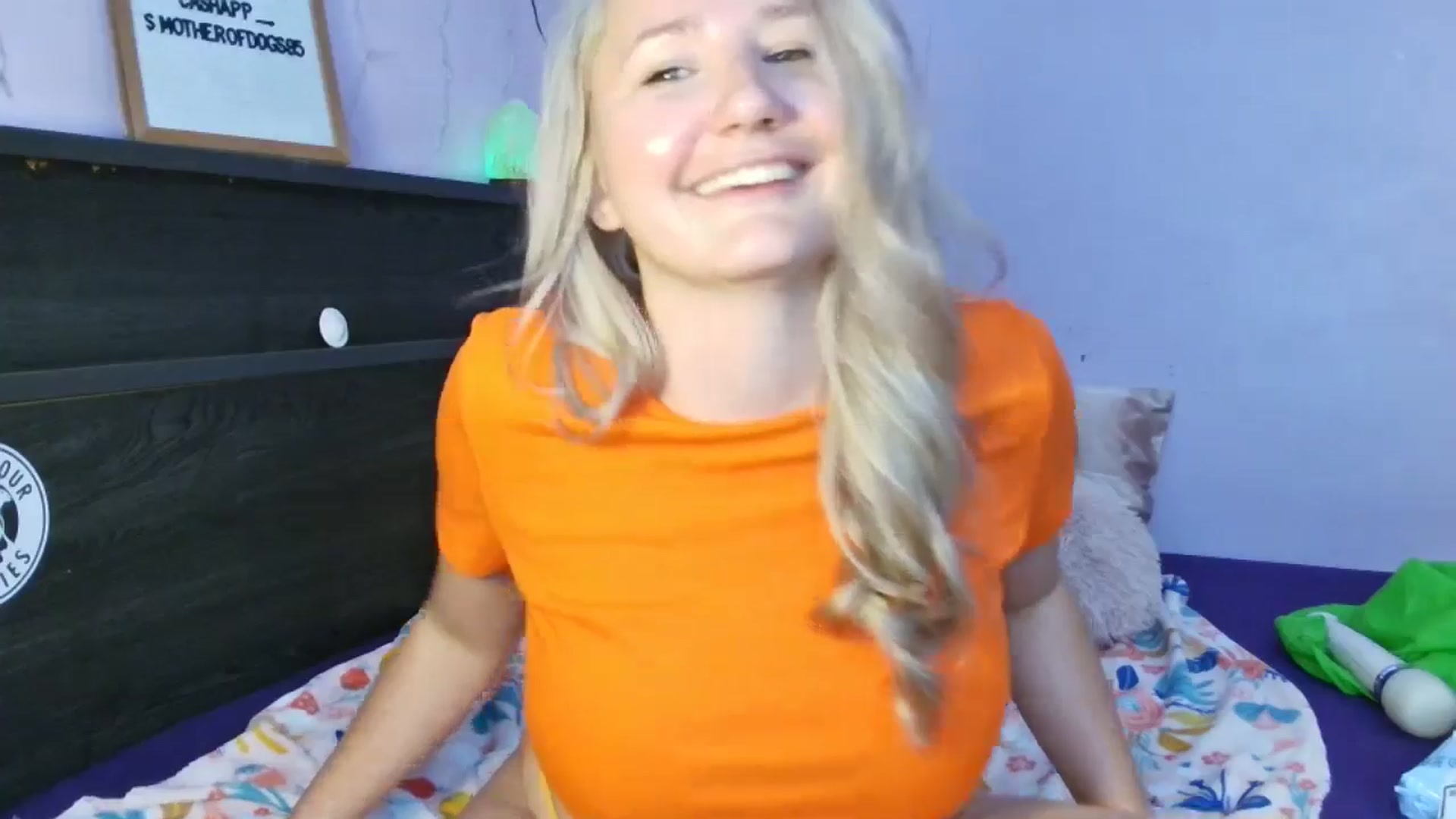 Gallery image thumbnail from EmmaHaze's myfreecams stream on, 06/02/2025, 06:20 image 3 of 20