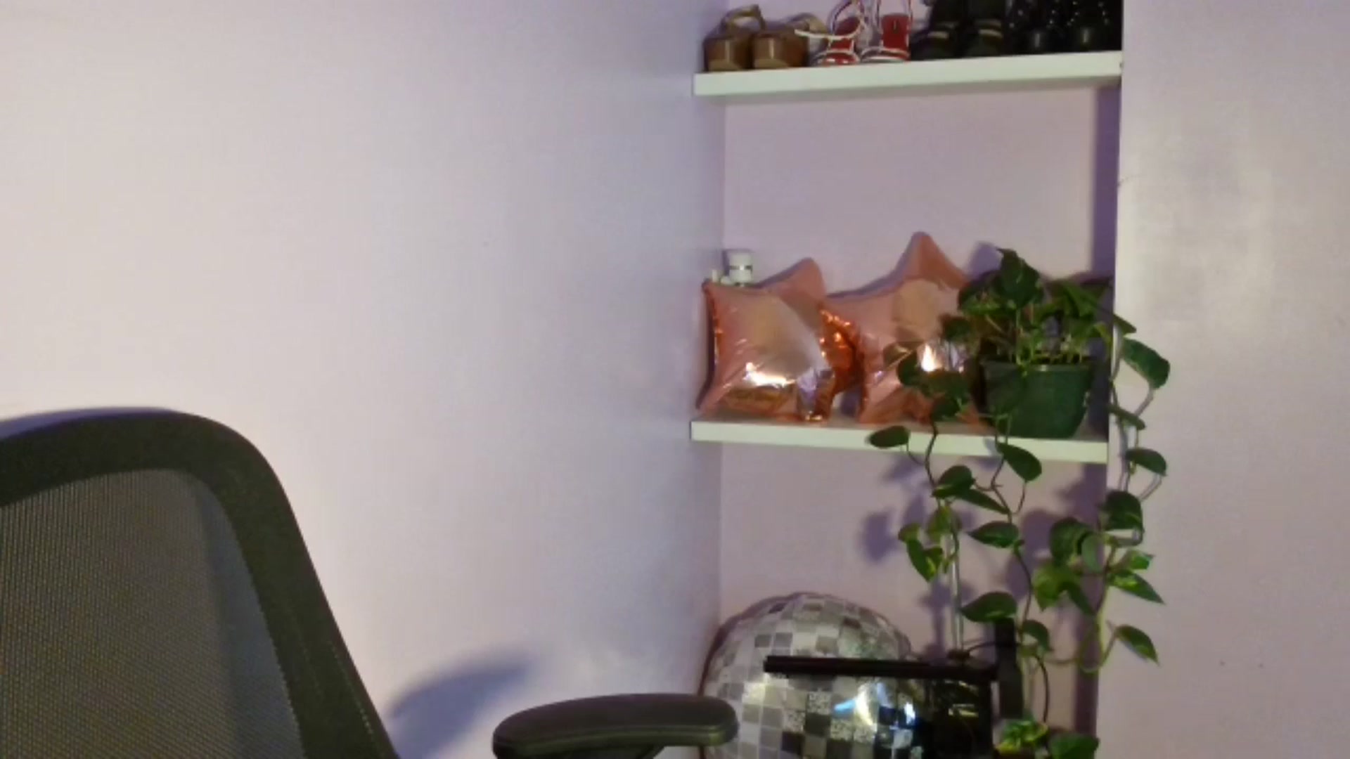 Gallery image thumbnail from EmmaHaze's myfreecams stream on, 07/31/2025, 04:42 image 18 of 20