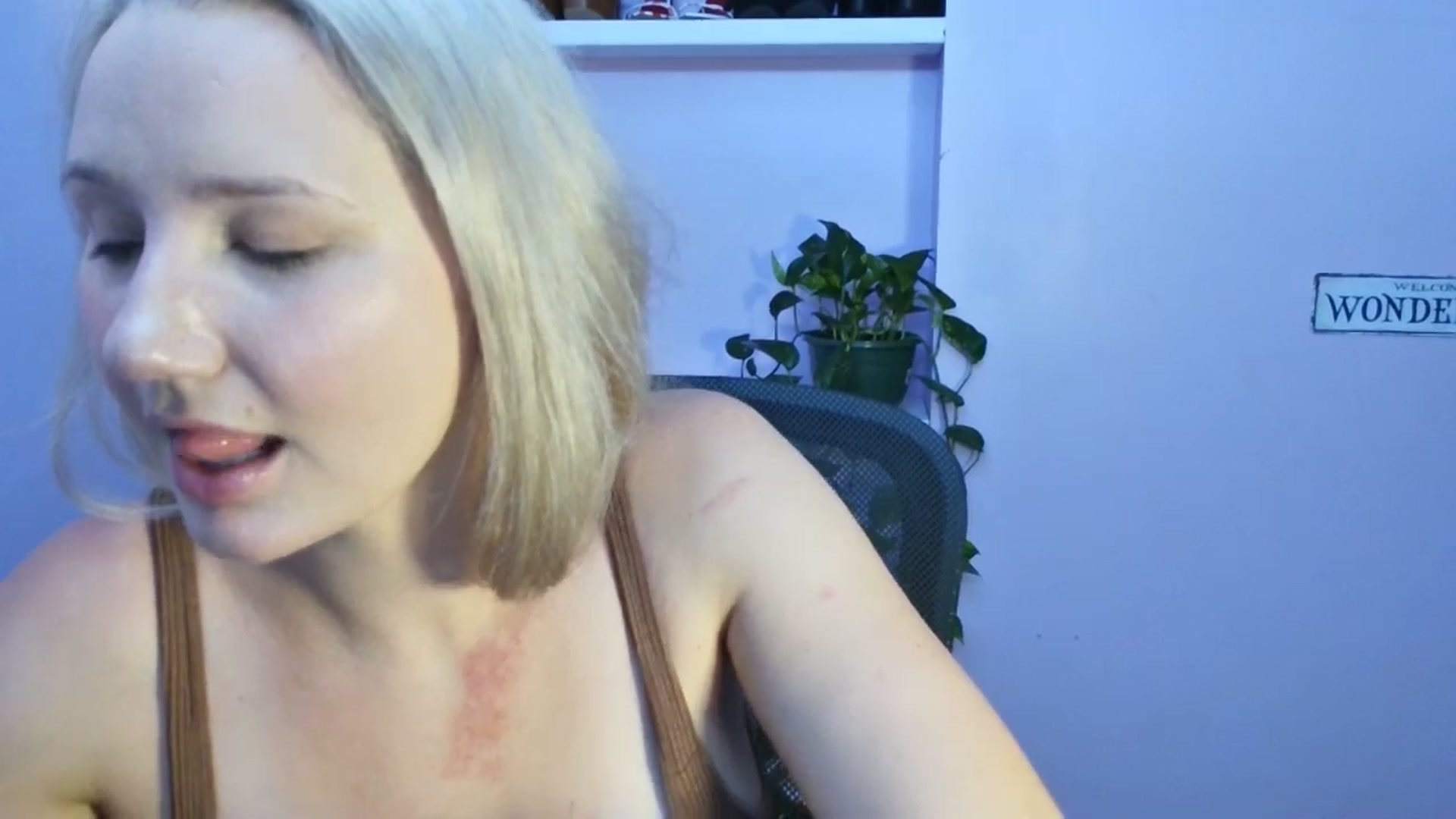 Gallery image thumbnail from EmmaHaze's myfreecams stream on, 08/01/2025, 06:11 image 20 of 20