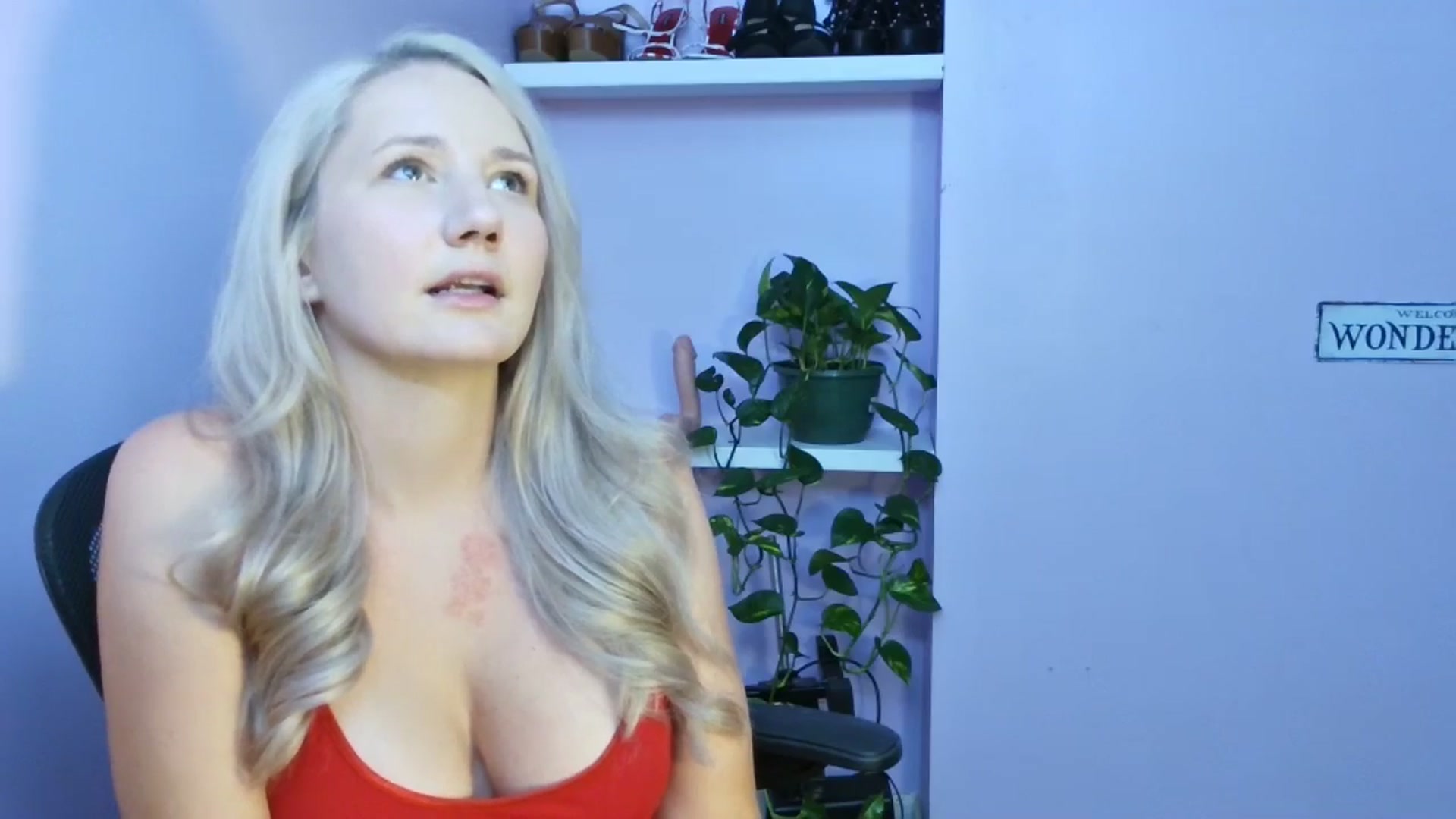 Gallery image thumbnail from EmmaHaze's myfreecams stream on, 08/07/2025, 04:59 image 9 of 20