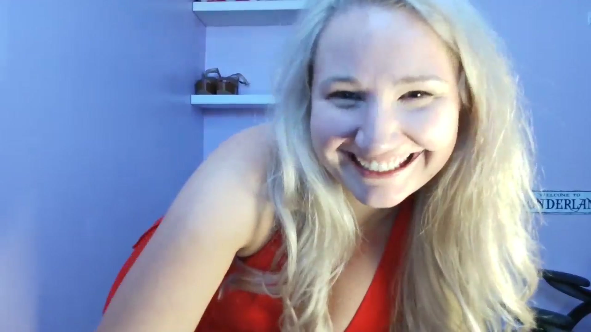 Gallery image thumbnail from EmmaHaze's myfreecams stream on, 08/07/2025, 05:59 image 6 of 20
