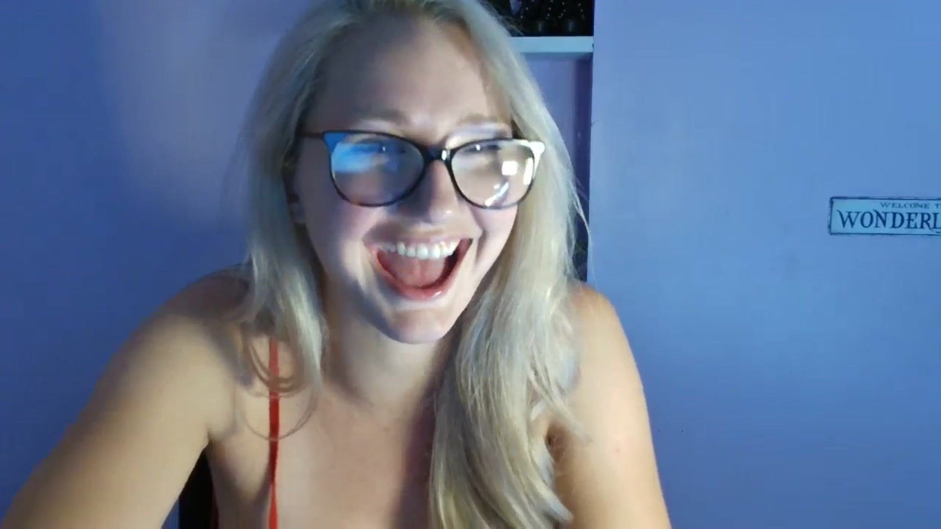 Gallery image thumbnail from EmmaHaze's myfreecams stream on, 08/07/2025, 07:44 image 14 of 20