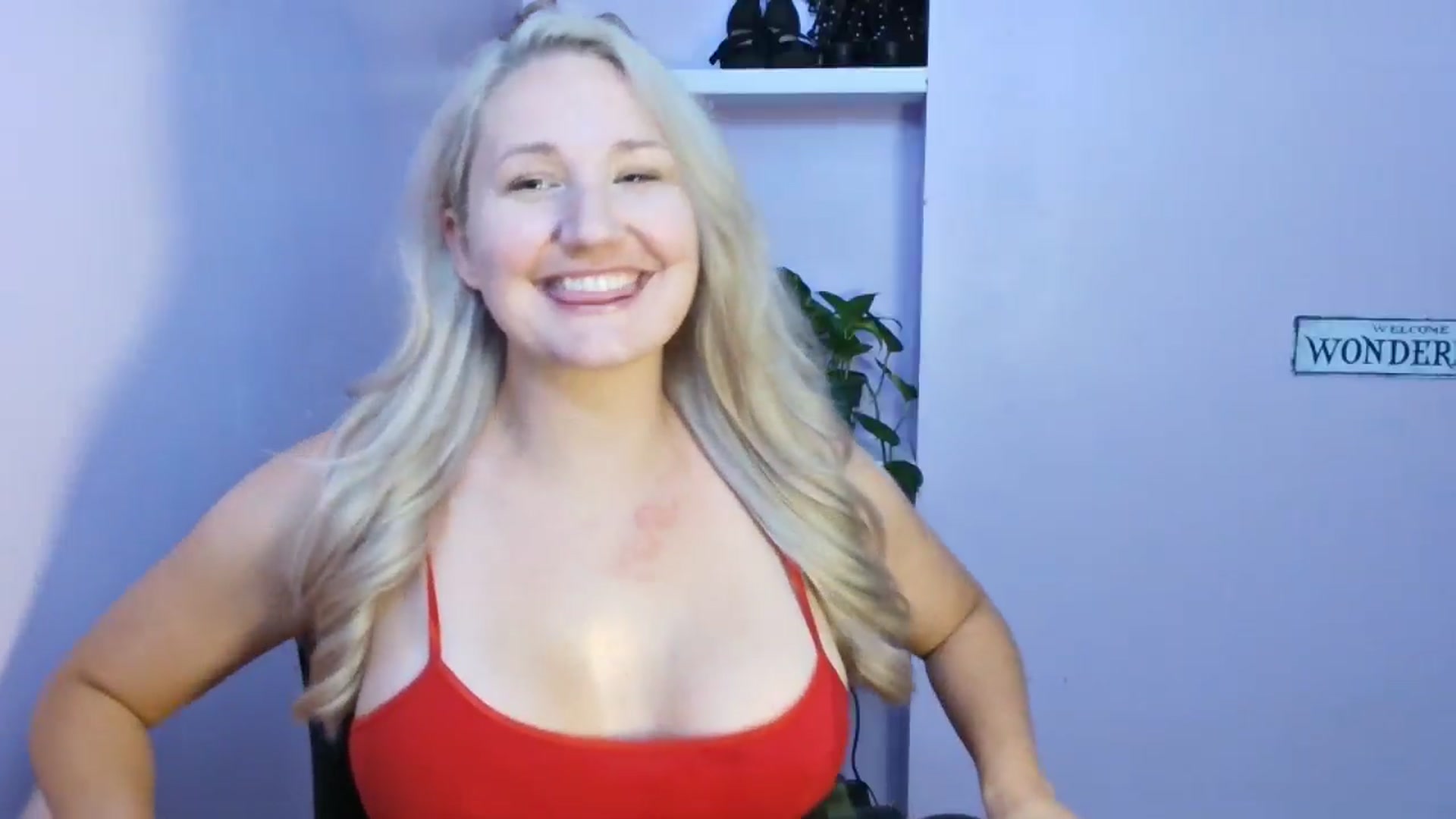 Gallery image thumbnail from EmmaHaze's myfreecams stream on, 08/07/2025, 07:44 image 7 of 20