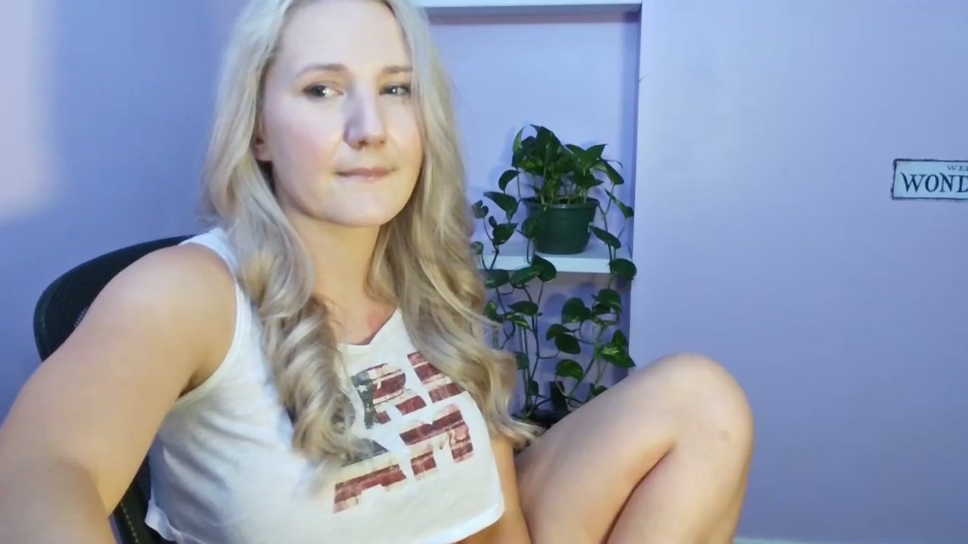 Gallery image thumbnail from EmmaHaze's myfreecams stream on, 08/08/2025, 04:11 image 12 of 20