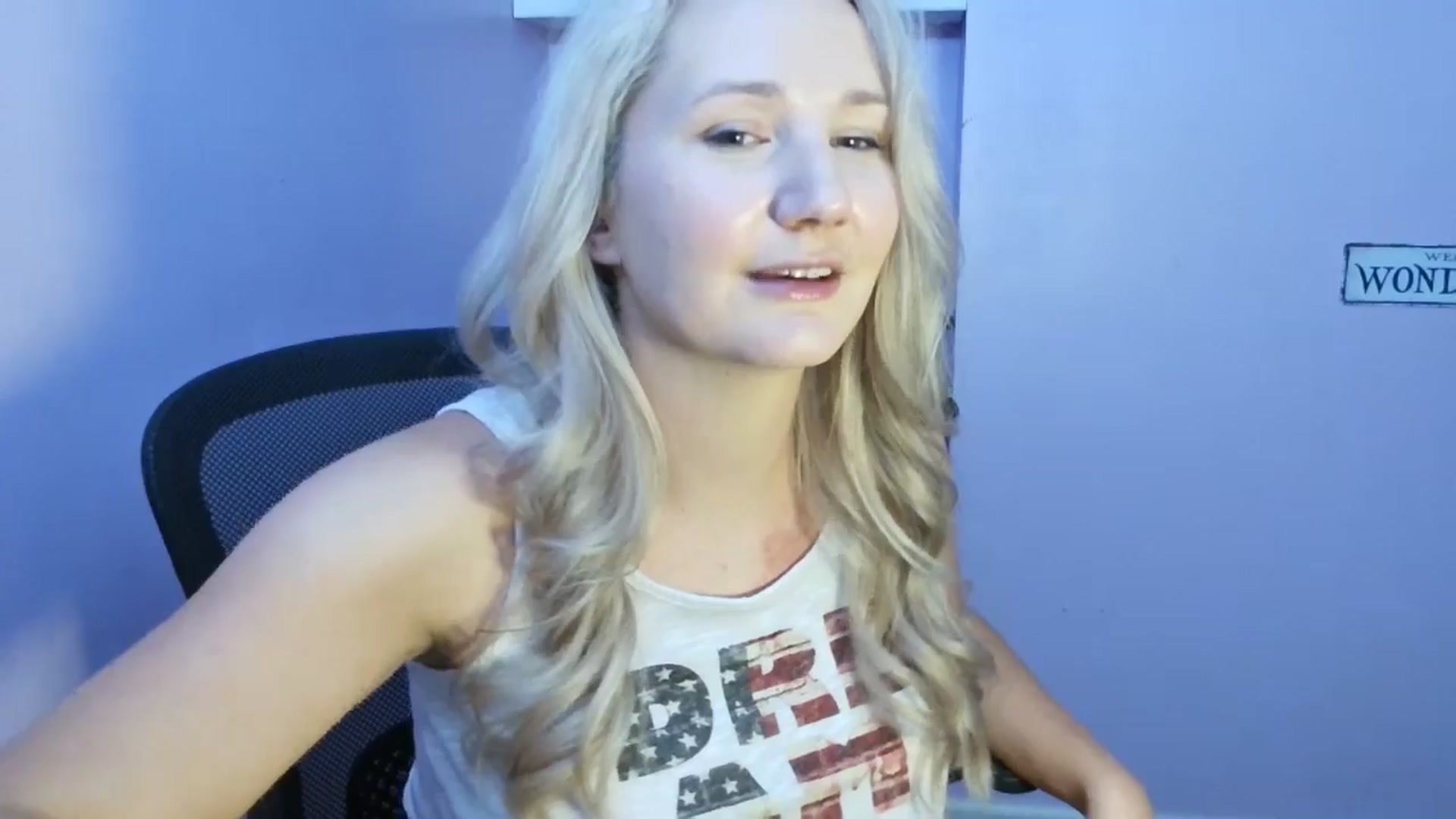 Gallery image thumbnail from EmmaHaze's myfreecams stream on, 08/08/2025, 04:11 image 4 of 20