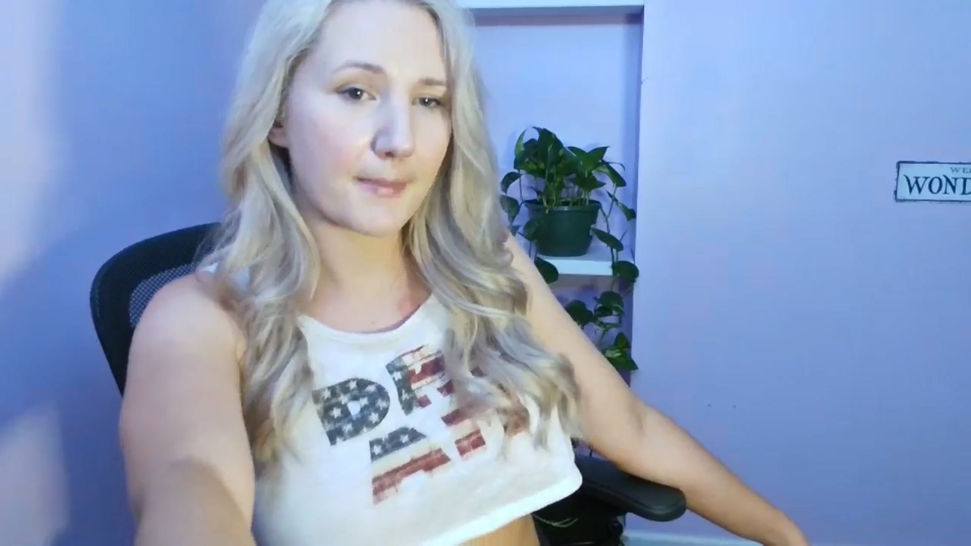 Gallery image thumbnail from EmmaHaze's myfreecams stream on, 08/08/2025, 04:11 image 2 of 20