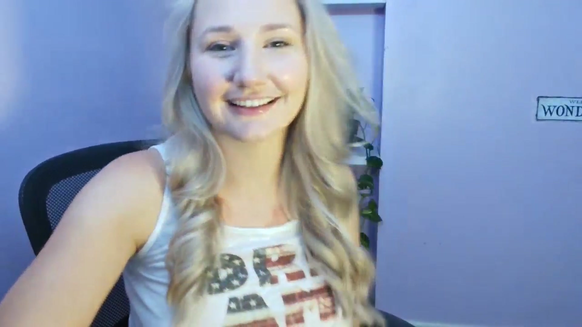 Gallery image thumbnail from EmmaHaze's myfreecams stream on, 08/08/2025, 04:11 image 20 of 20
