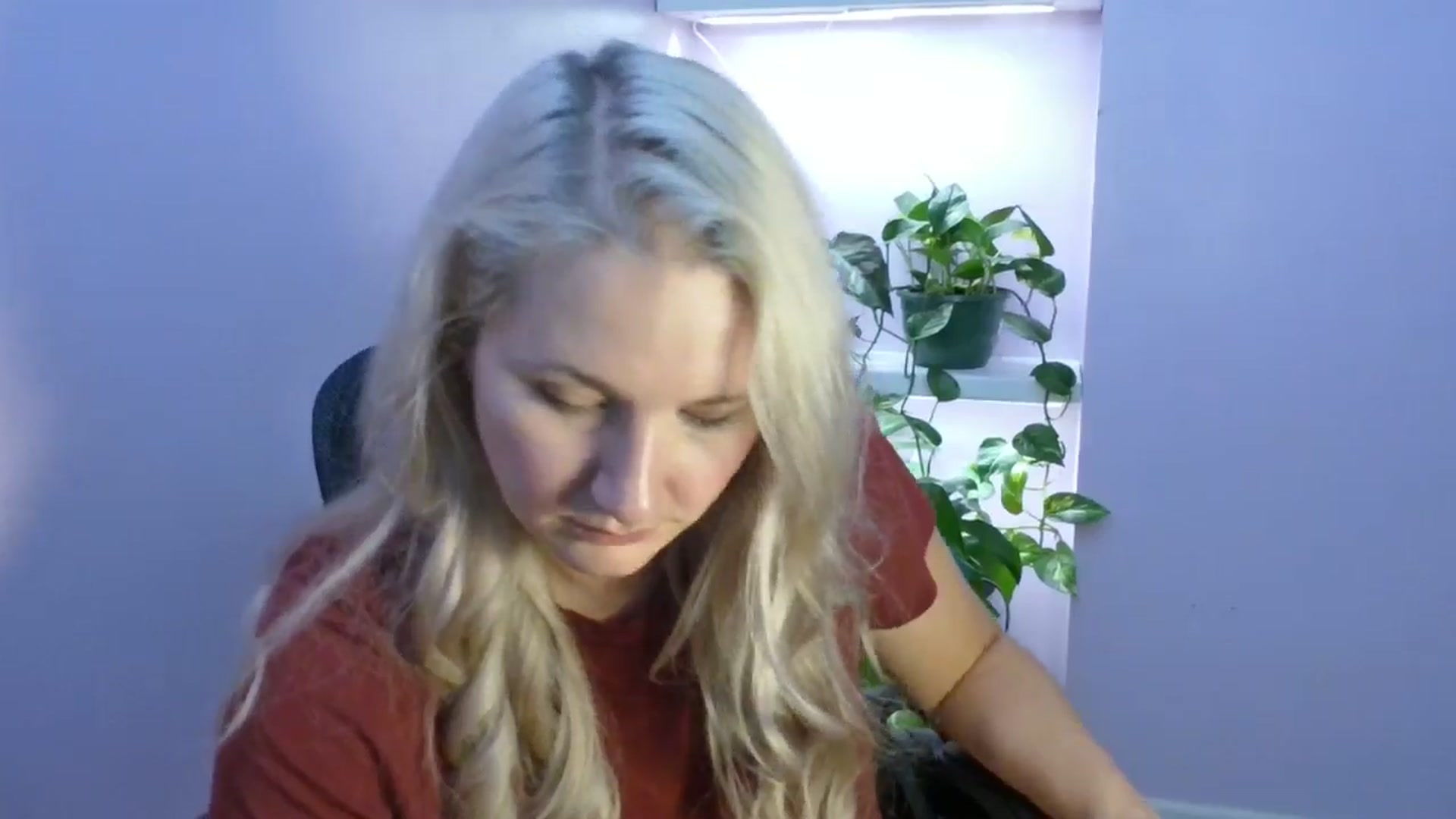 Gallery image thumbnail from EmmaHaze's myfreecams stream on, 08/16/2025, 04:22 image 5 of 20