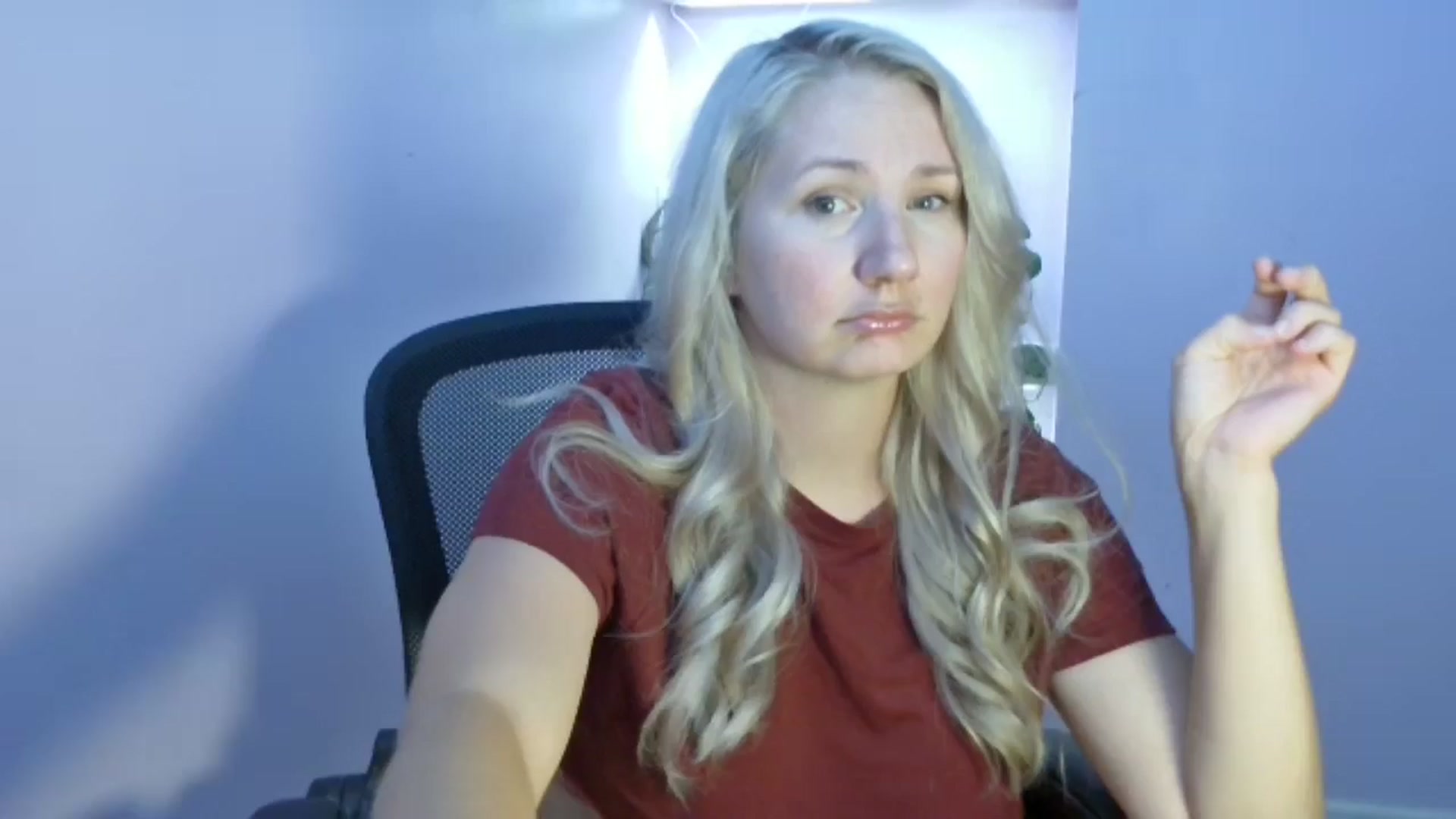 Gallery image thumbnail from EmmaHaze's myfreecams stream on, 08/16/2025, 04:22 image 17 of 20