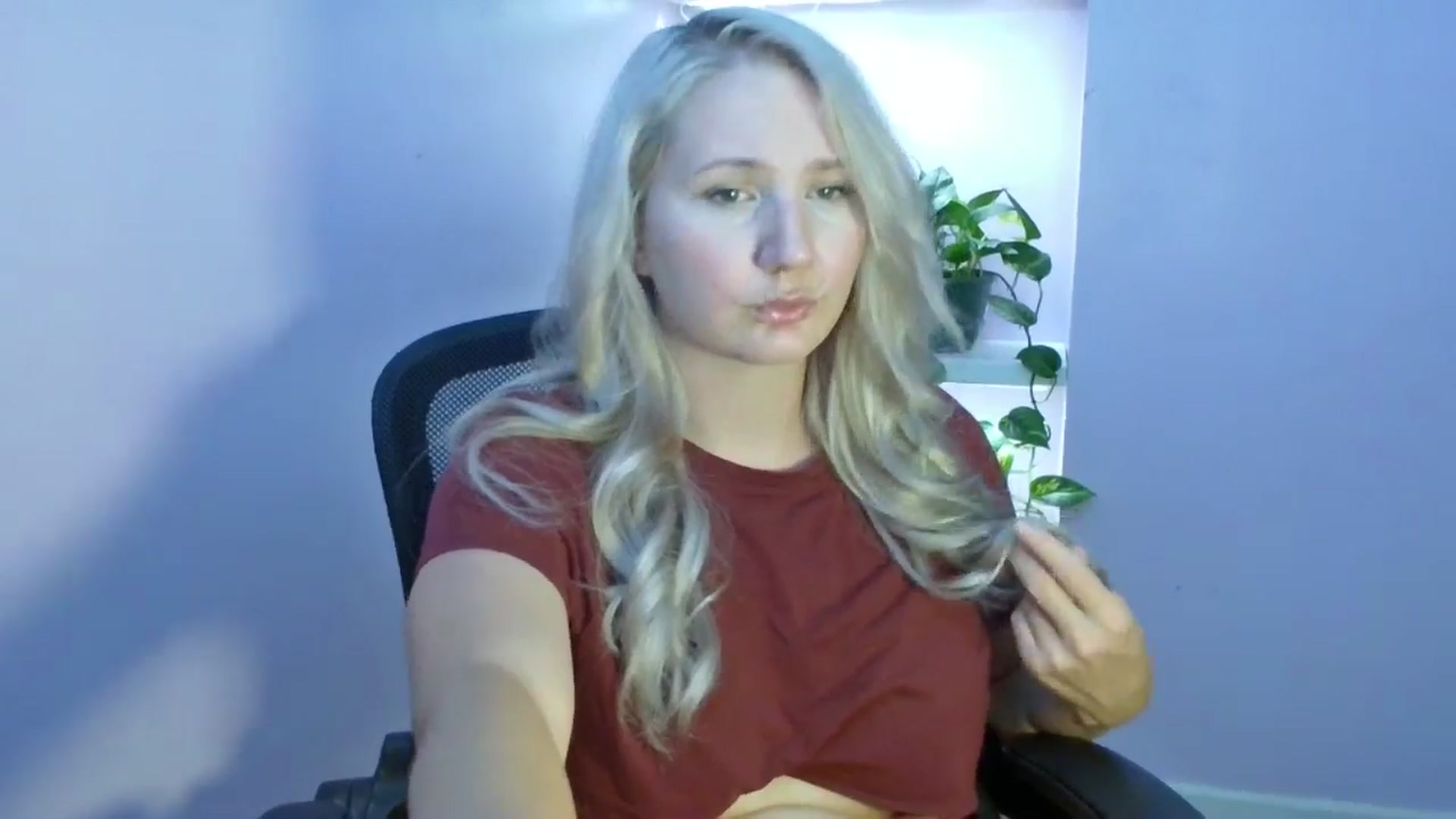 Gallery image thumbnail from EmmaHaze's myfreecams stream on, 08/16/2025, 04:22 image 15 of 20