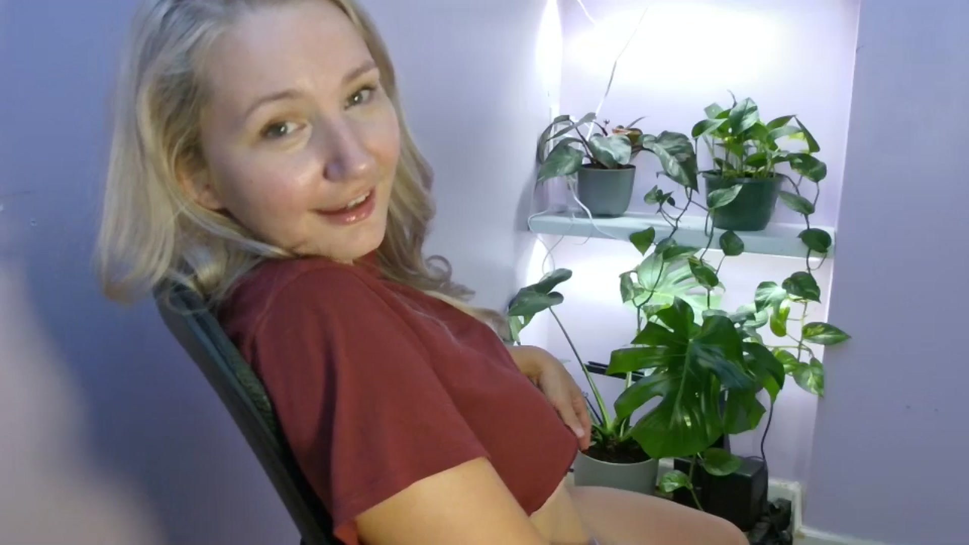 Gallery image thumbnail from EmmaHaze's myfreecams stream on, 08/16/2025, 06:12 image 10 of 20