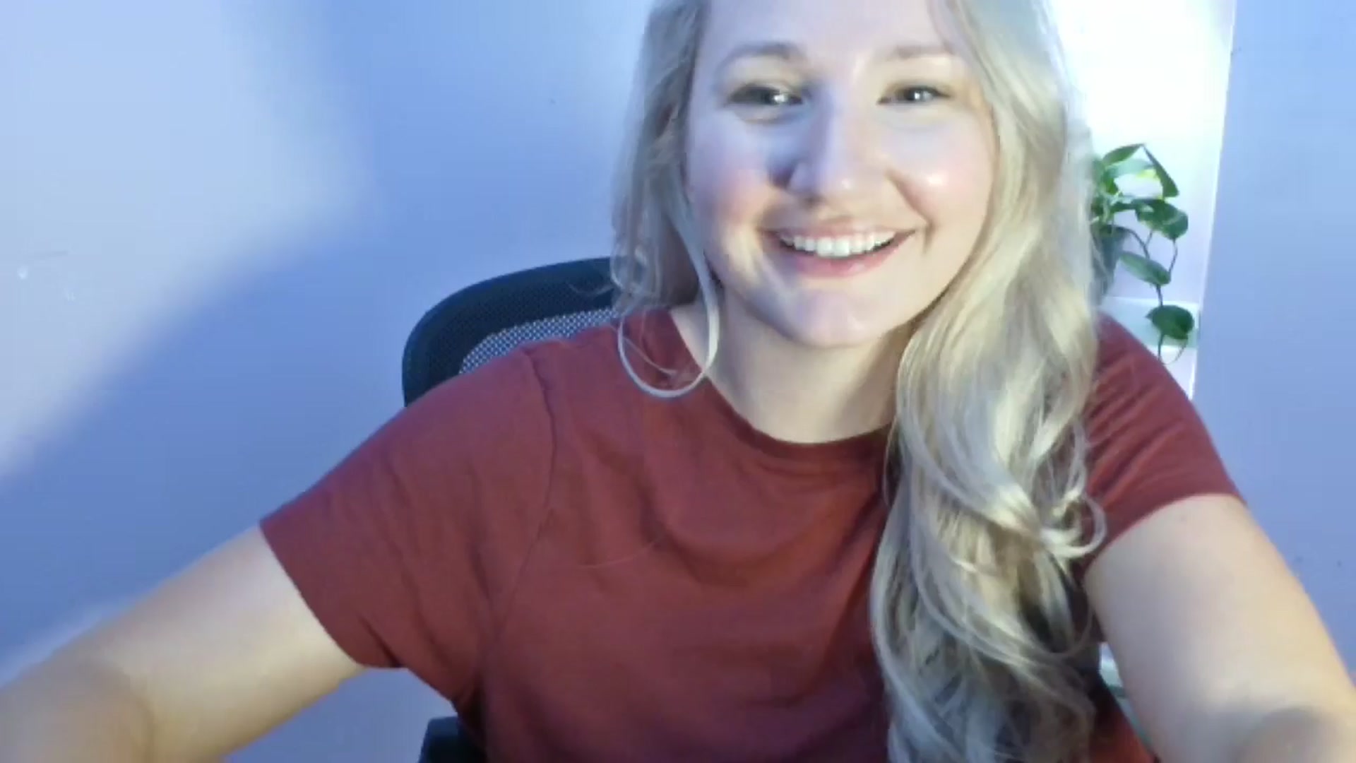 Gallery image thumbnail from EmmaHaze's myfreecams stream on, 08/16/2025, 06:56 image 13 of 20