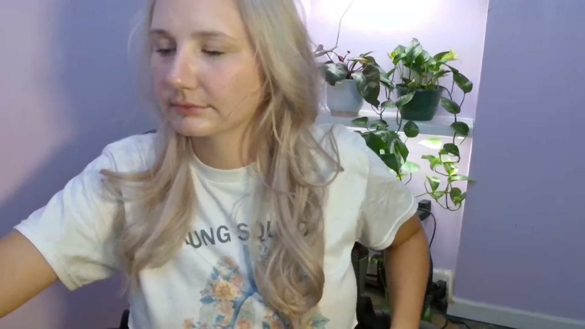 Gallery image thumbnail from EmmaHaze's myfreecams stream on, 08/20/2025, 04:46 image 13 of 20