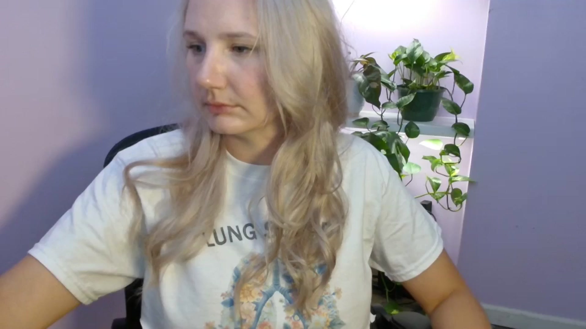 Gallery image thumbnail from EmmaHaze's myfreecams stream on, 08/20/2025, 04:46 image 14 of 20