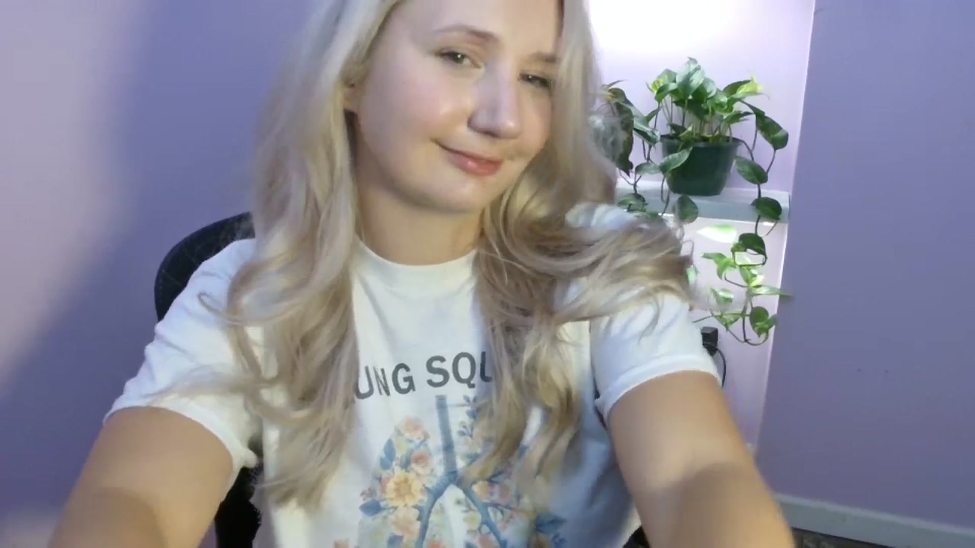 Gallery image thumbnail from EmmaHaze's myfreecams stream on, 08/20/2025, 04:46 image 3 of 20