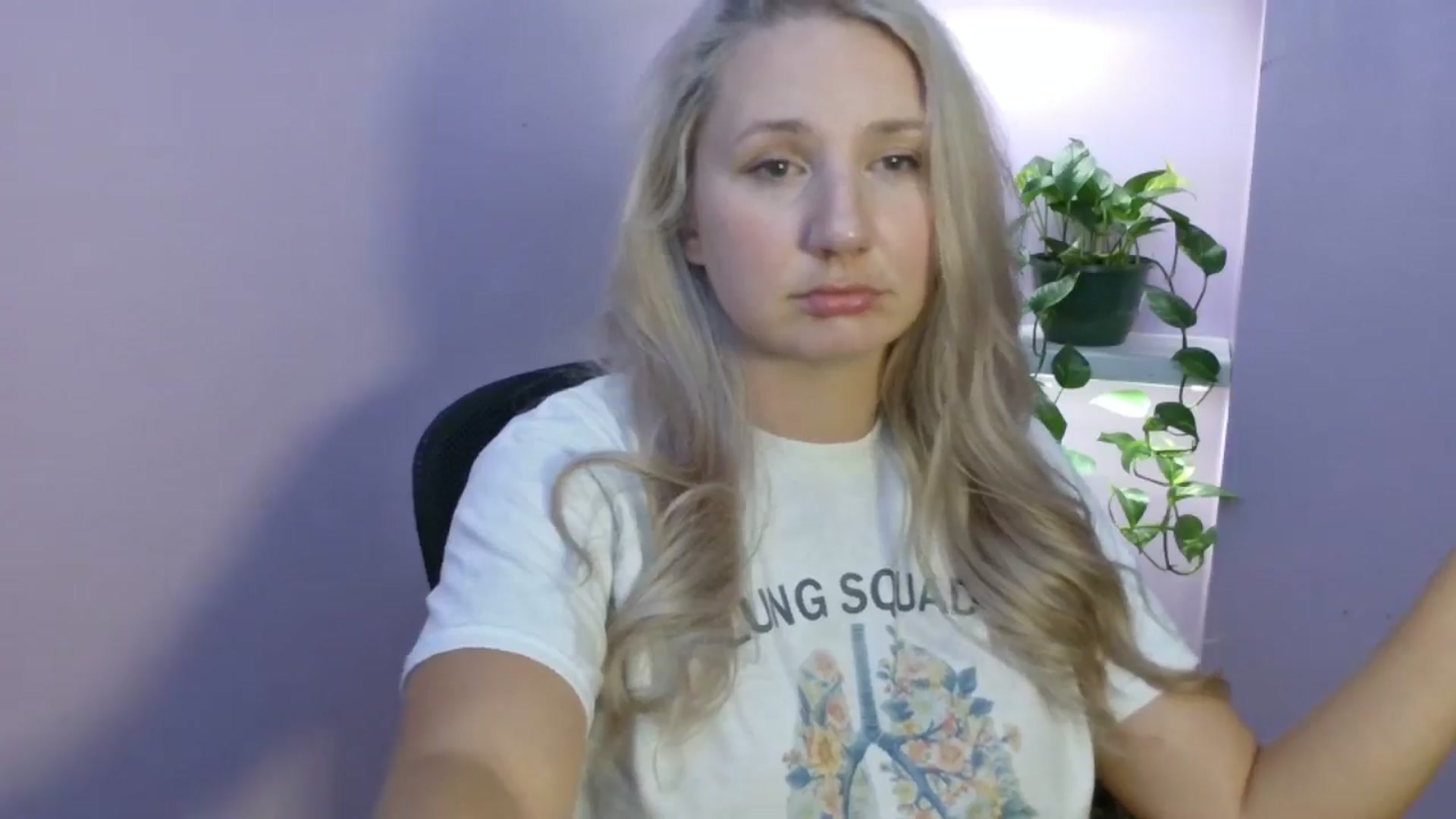 Gallery image thumbnail from EmmaHaze's myfreecams stream on, 08/20/2025, 06:03 image 3 of 20