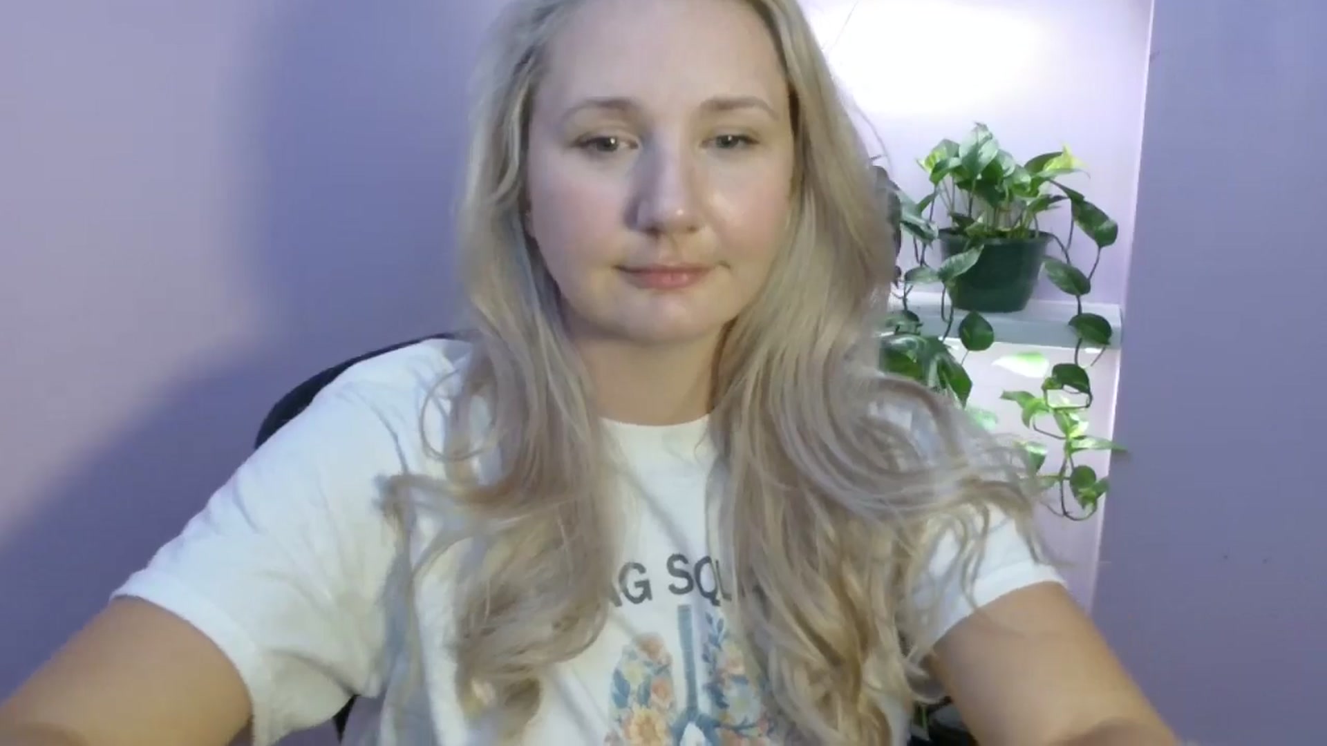 Gallery image thumbnail from EmmaHaze's myfreecams stream on, 08/20/2025, 06:03 image 2 of 20