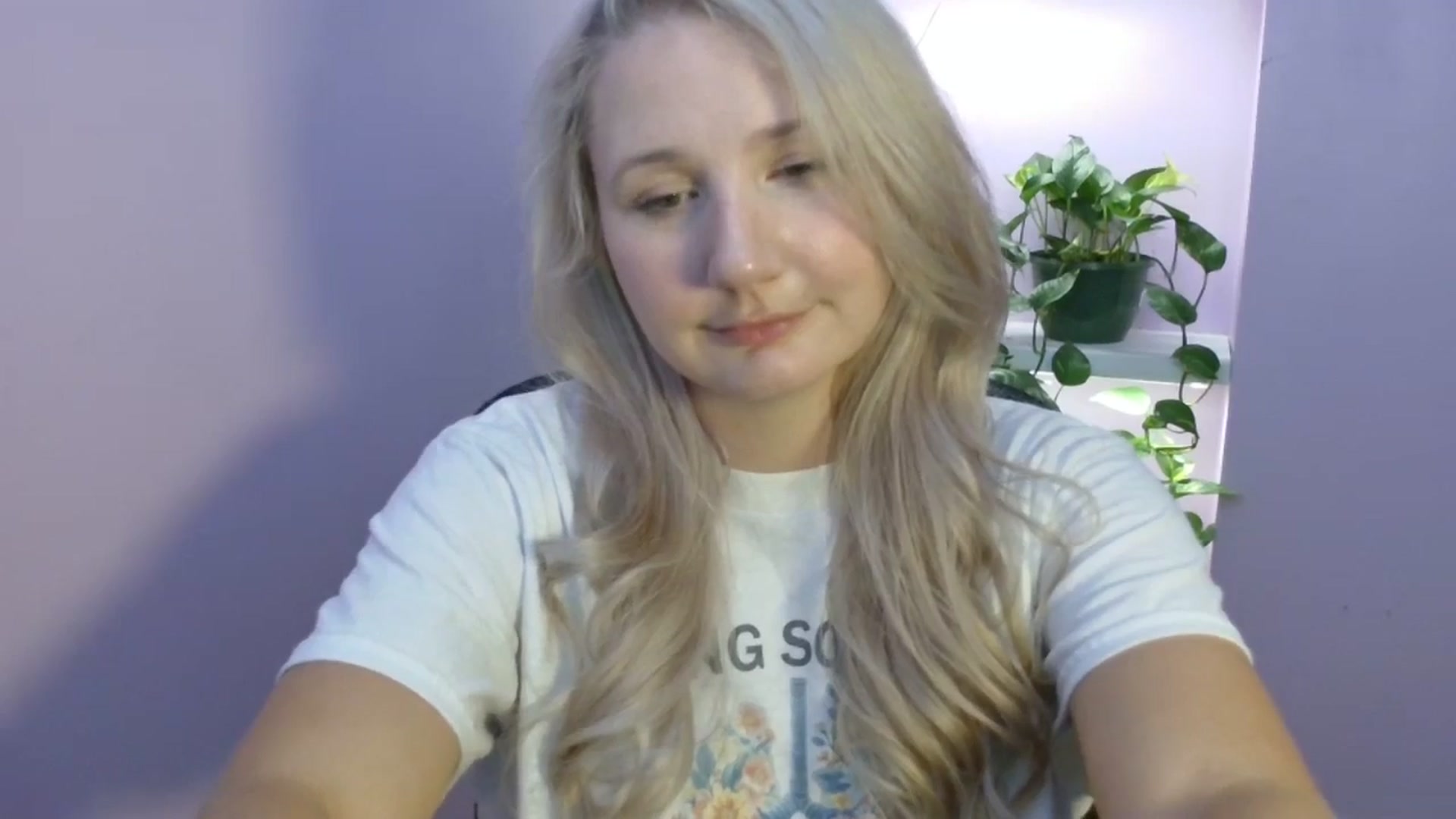 Gallery image thumbnail from EmmaHaze's myfreecams stream on, 08/20/2025, 06:03 image 4 of 20