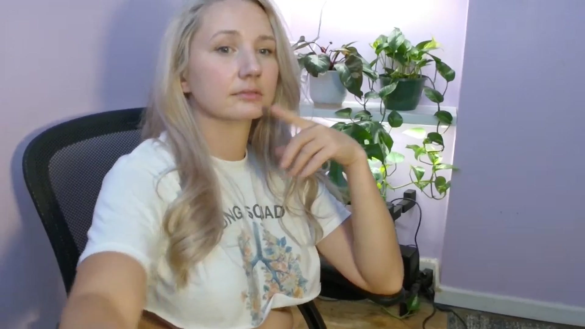 Gallery image thumbnail from EmmaHaze's myfreecams stream on, 08/20/2025, 06:03 image 19 of 20
