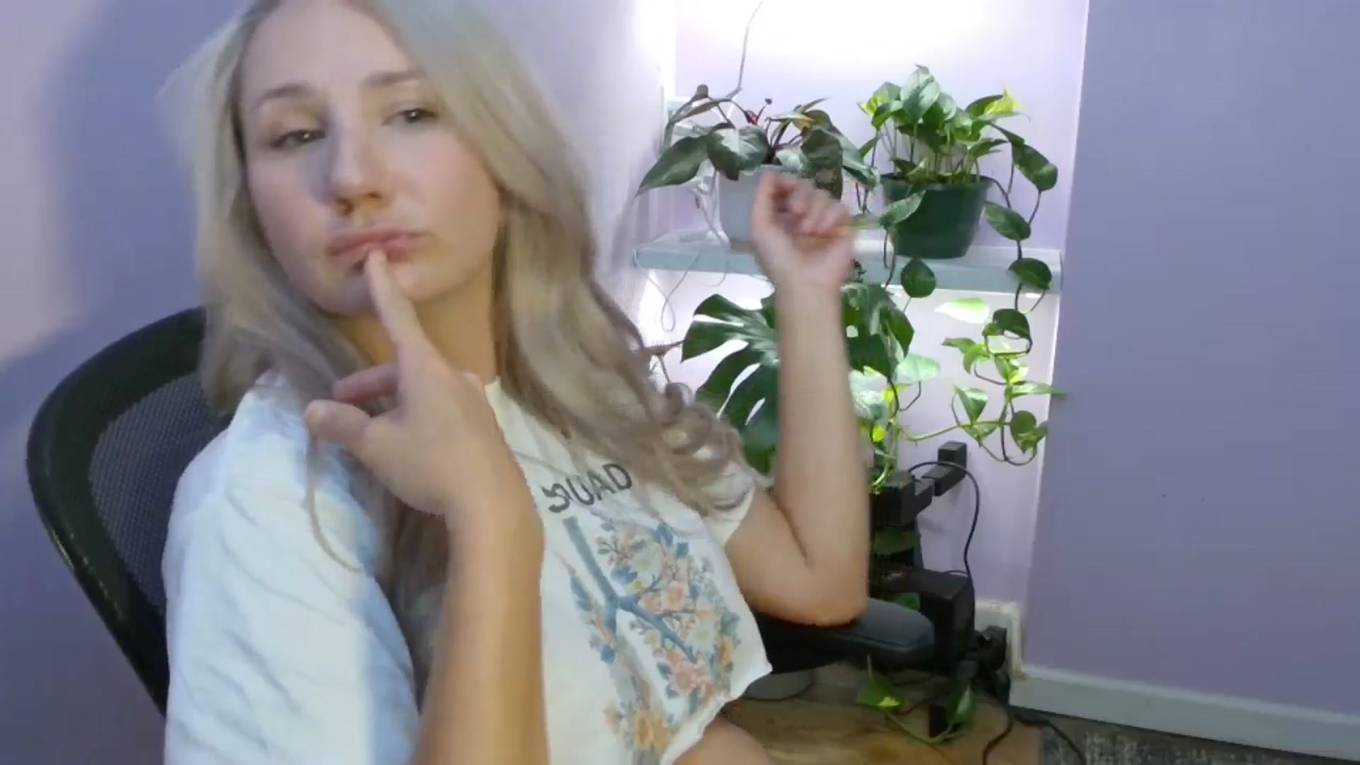 Gallery image thumbnail from EmmaHaze's myfreecams stream on, 08/20/2025, 06:03 image 20 of 20