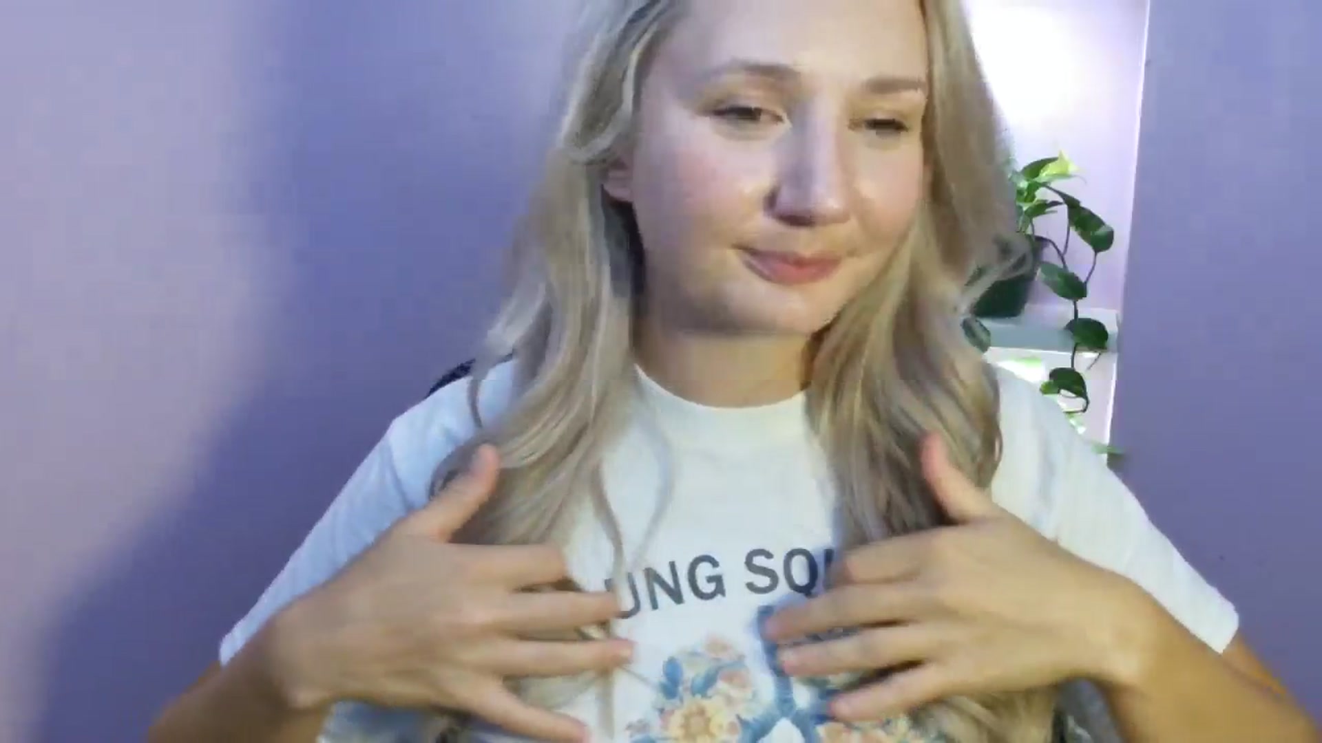 Gallery image thumbnail from EmmaHaze's myfreecams stream on, 08/20/2025, 06:03 image 6 of 20