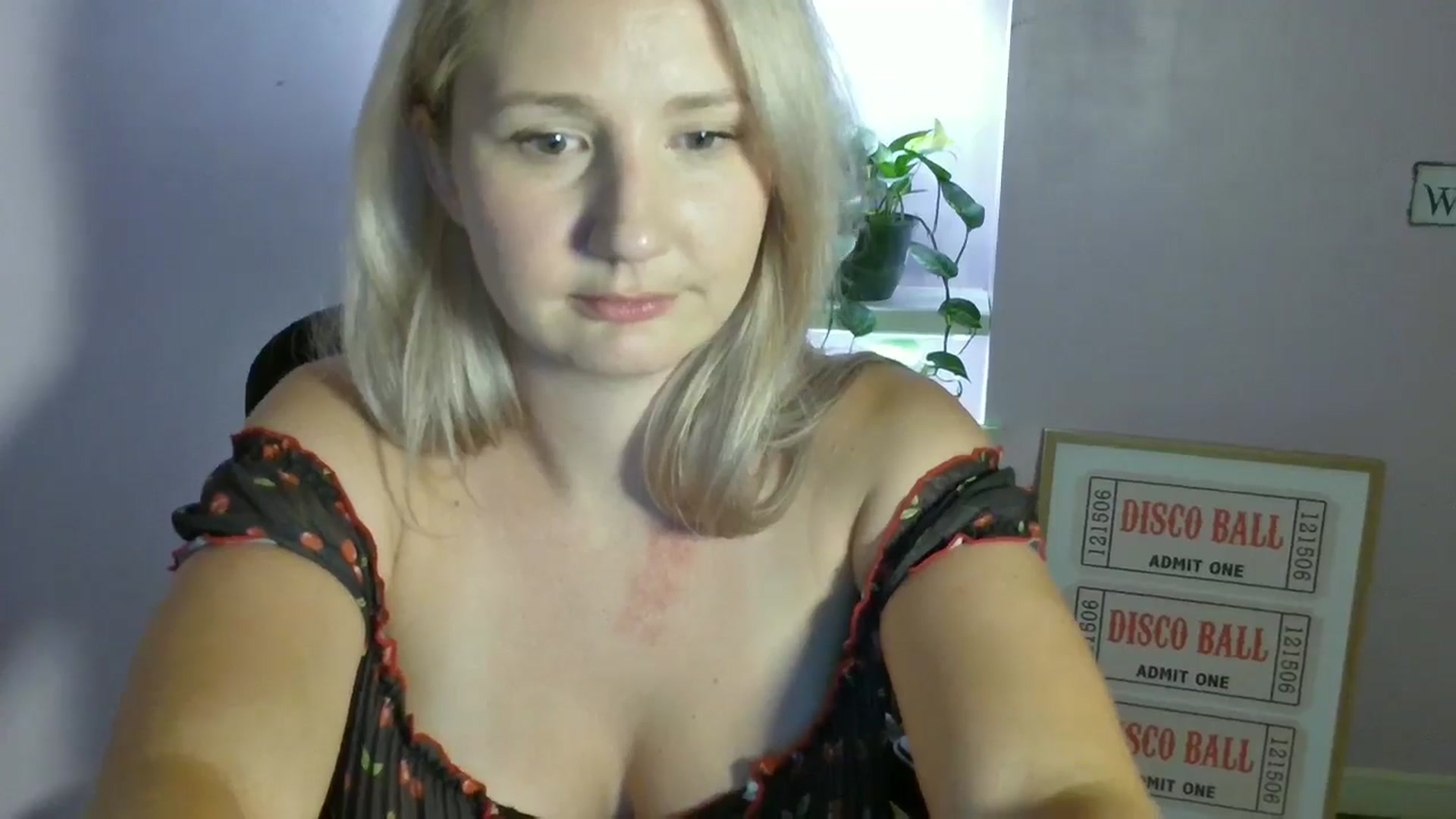 Gallery image thumbnail from EmmaHaze's myfreecams stream on, 08/23/2025, 04:26 image 17 of 20