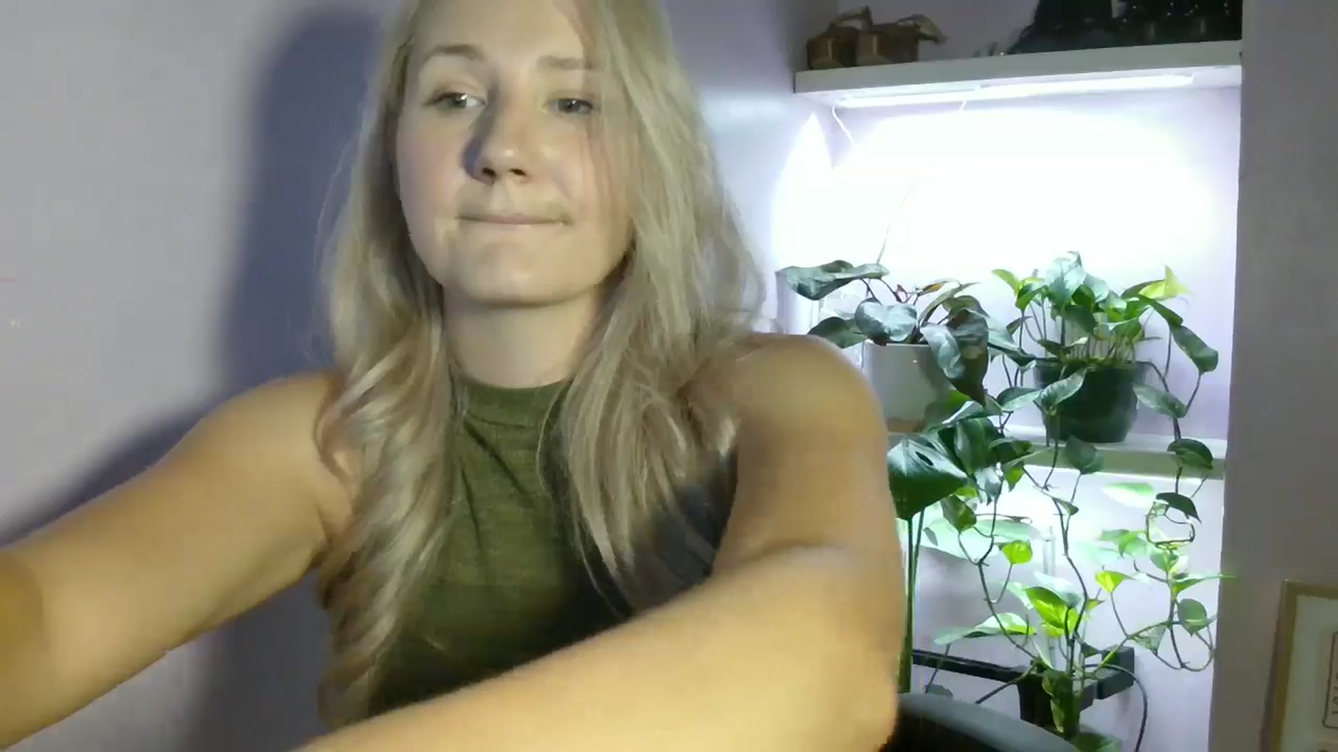 Gallery image thumbnail from EmmaHaze's myfreecams stream on, 08/24/2025, 03:09 image 13 of 20