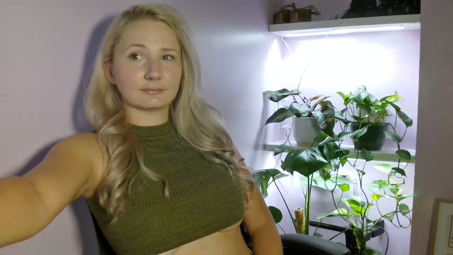 Gallery image thumbnail from EmmaHaze's myfreecams stream on, 08/24/2025, 03:09 image 4 of 20