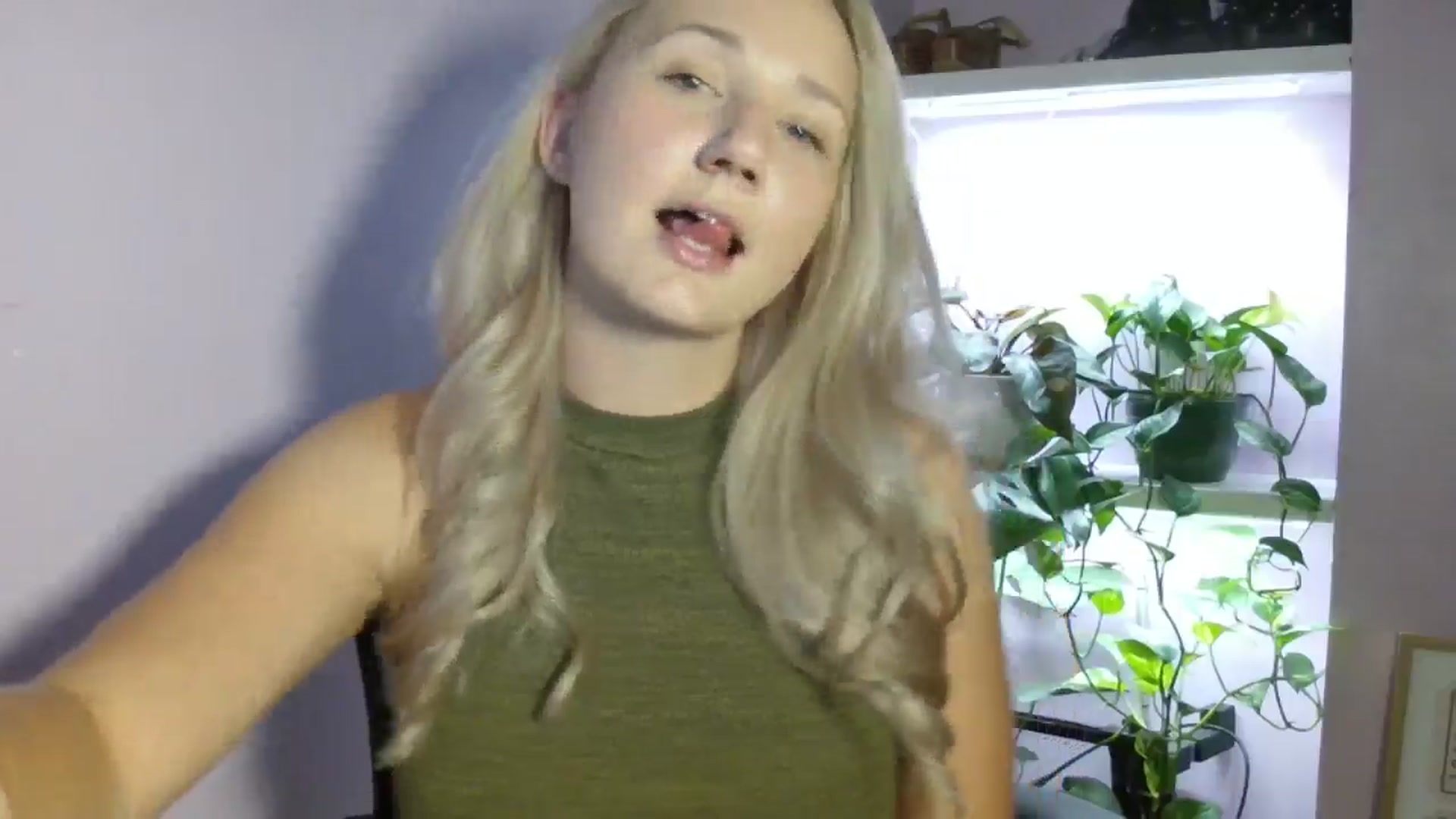 Gallery image thumbnail from EmmaHaze's myfreecams stream on, 08/24/2025, 03:09 image 8 of 20