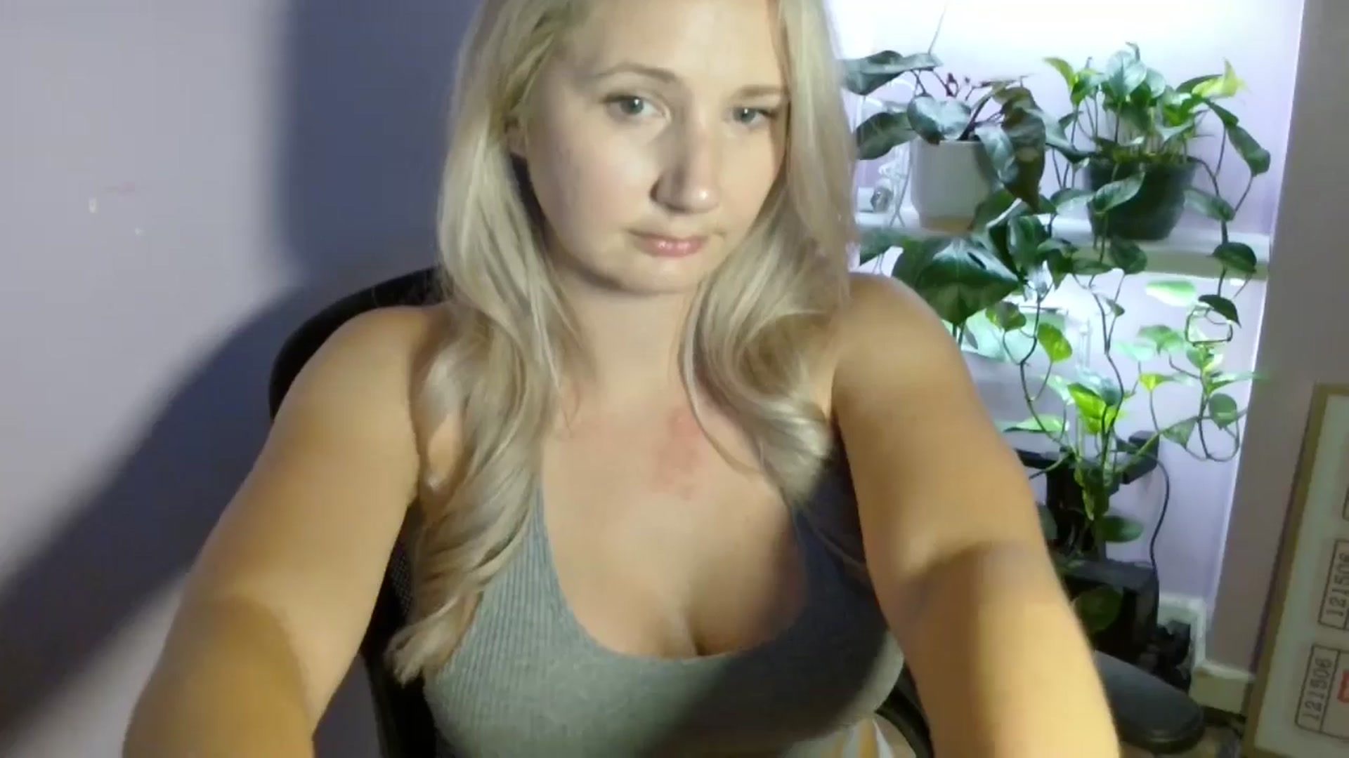 Gallery image thumbnail from EmmaHaze's myfreecams stream on, 08/25/2025, 04:12 image 18 of 20