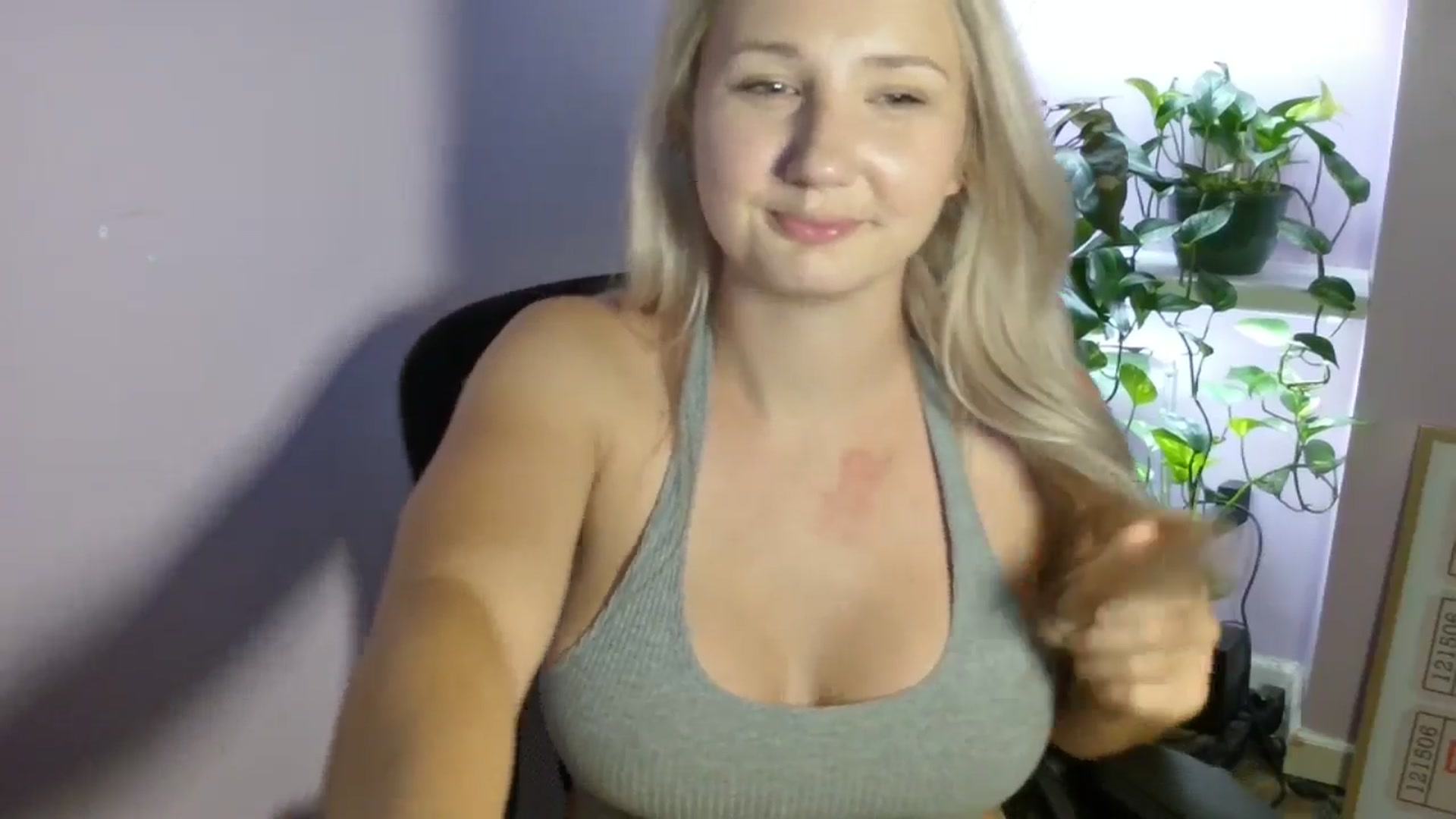 Gallery image thumbnail from EmmaHaze's myfreecams stream on, 08/25/2025, 04:12 image 19 of 20