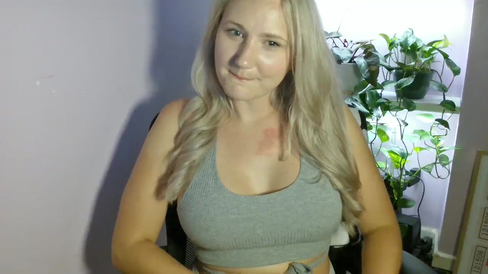 Gallery image thumbnail from EmmaHaze's myfreecams stream on, 08/25/2025, 04:39 image 8 of 20