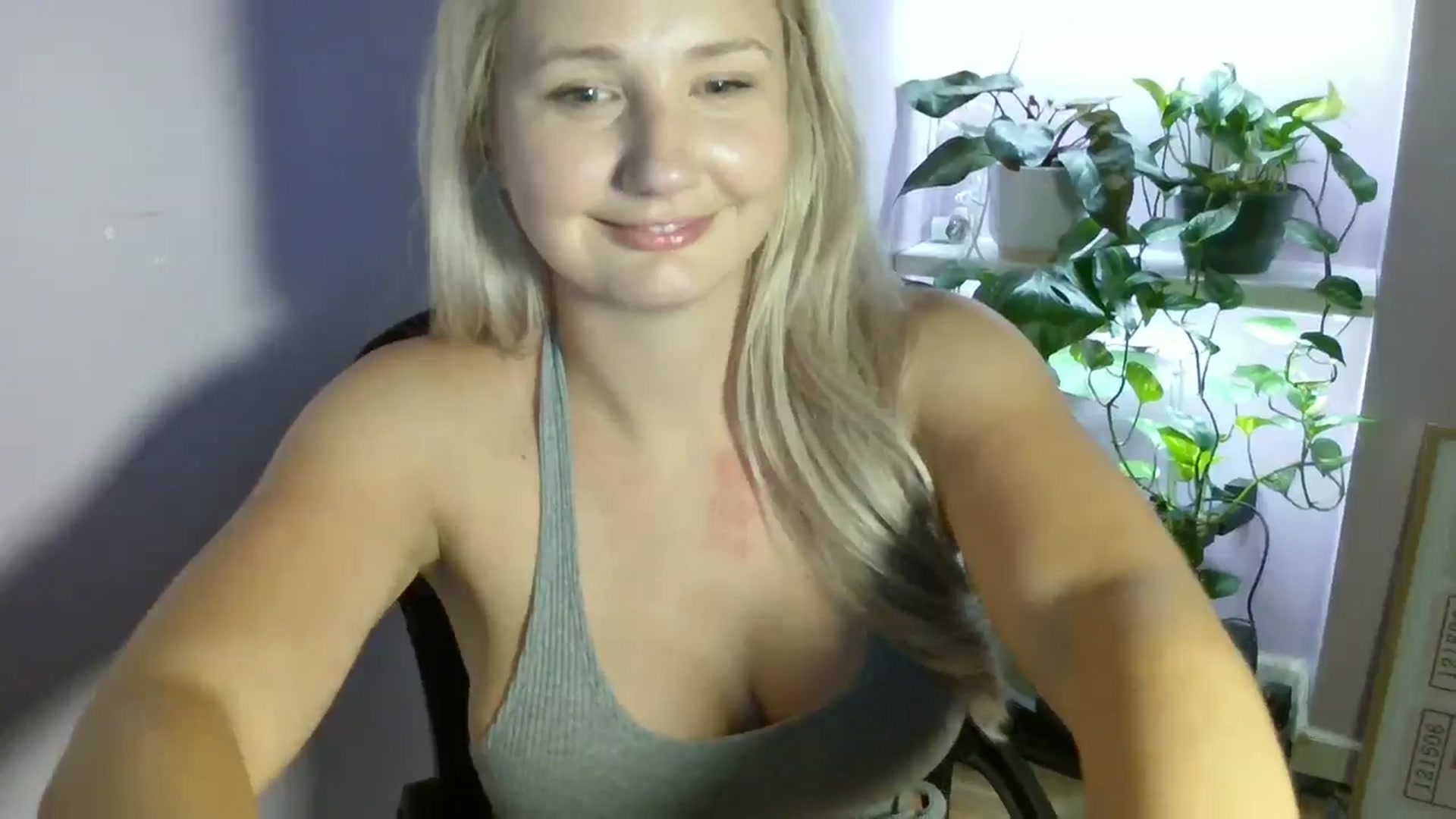 Gallery image thumbnail from EmmaHaze's myfreecams stream on, 08/25/2025, 04:39 image 13 of 20