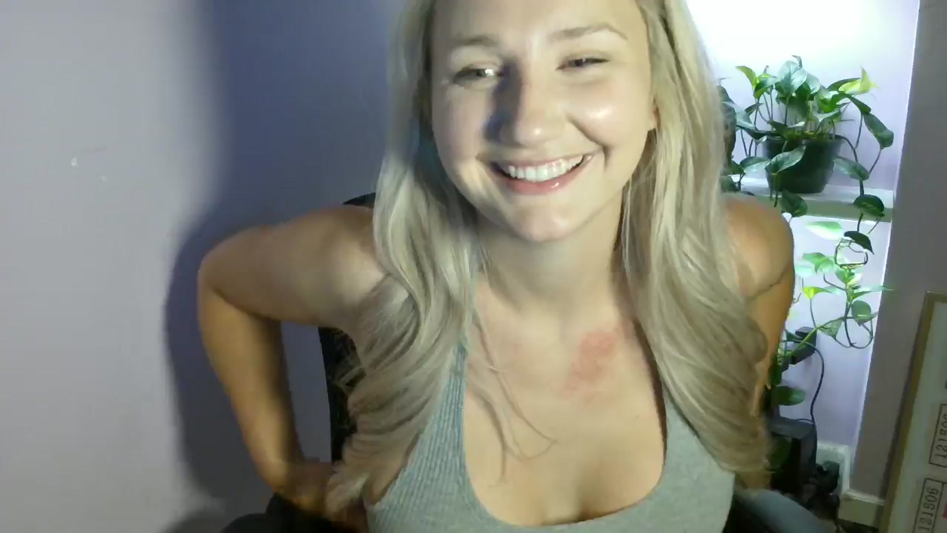 Gallery image thumbnail from EmmaHaze's myfreecams stream on, 08/25/2025, 04:39 image 12 of 20
