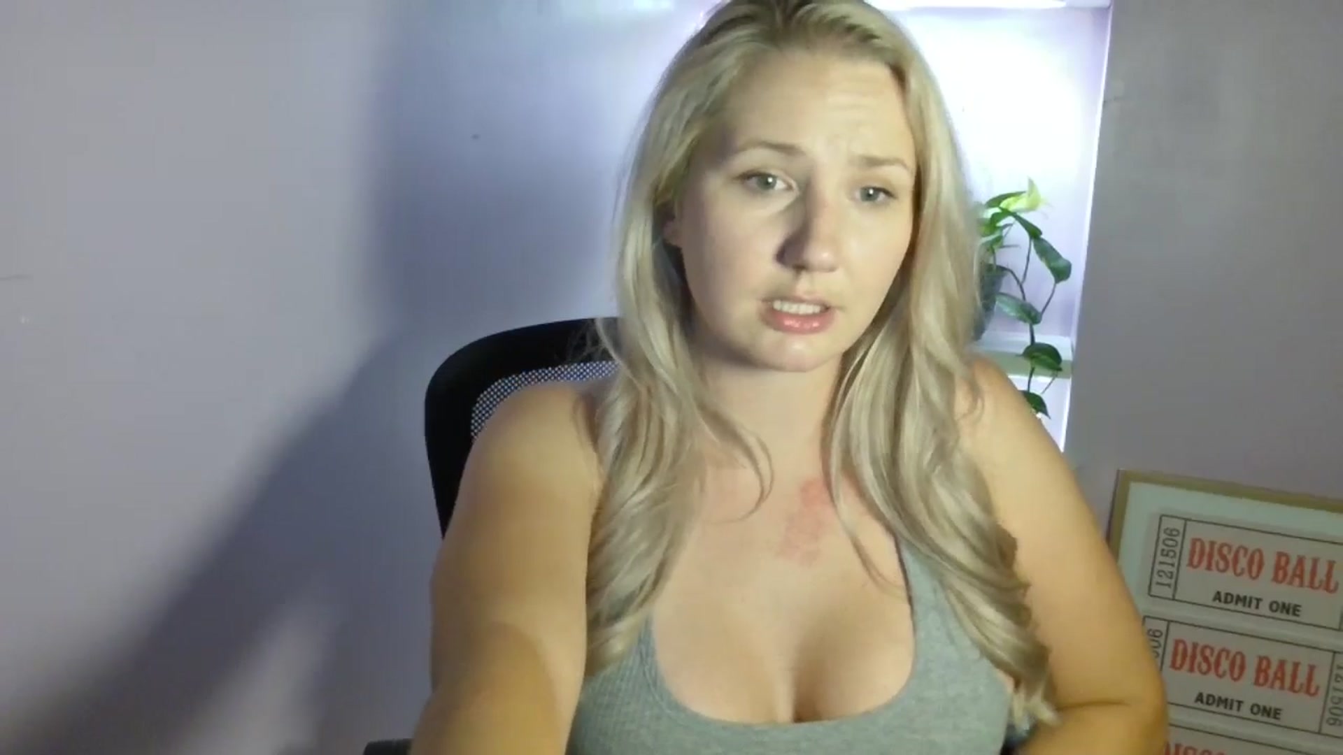 Gallery image thumbnail from EmmaHaze's myfreecams stream on, 08/25/2025, 06:11 image 2 of 20