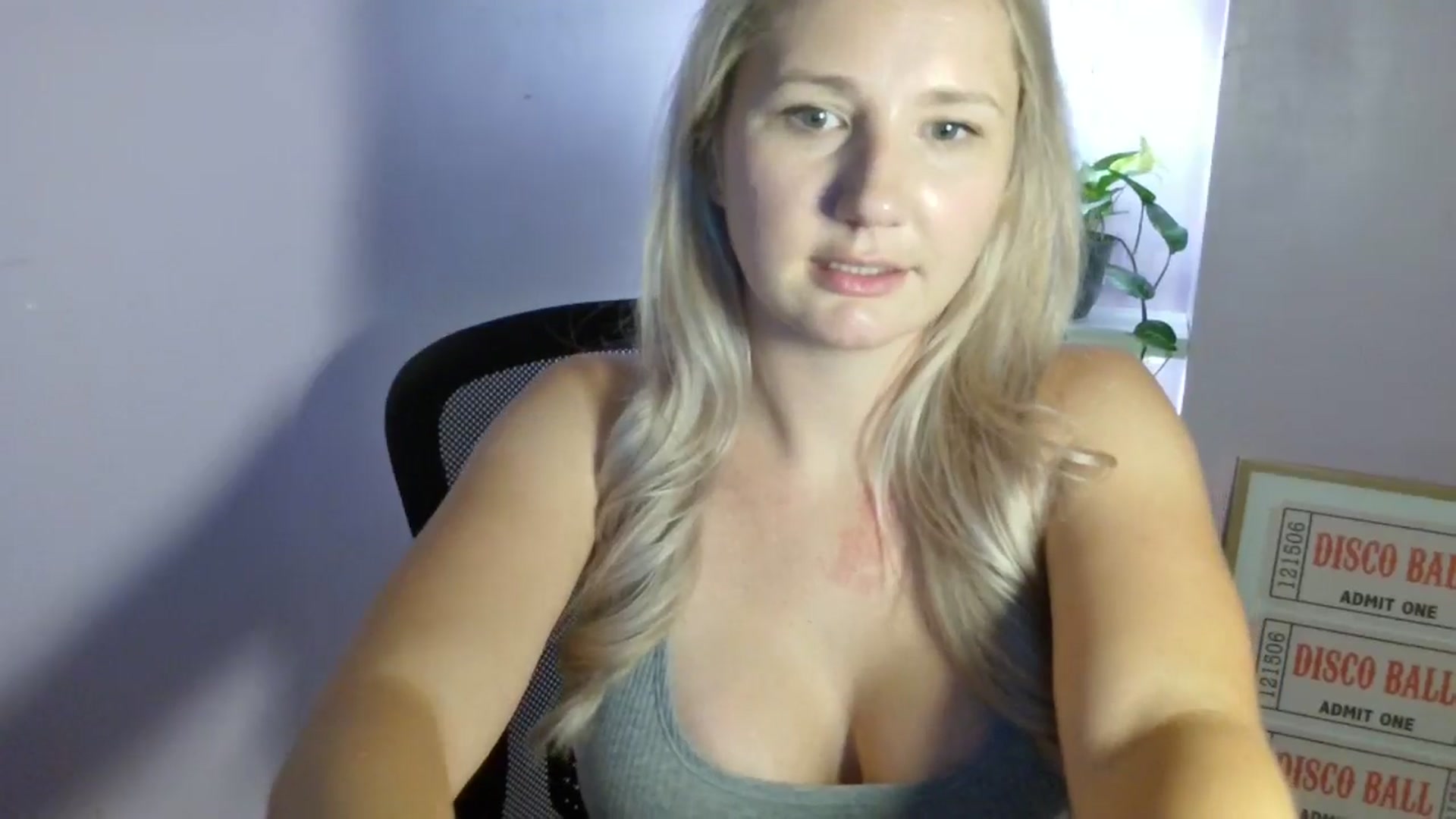 Gallery image thumbnail from EmmaHaze's myfreecams stream on, 08/25/2025, 06:36 image 5 of 20