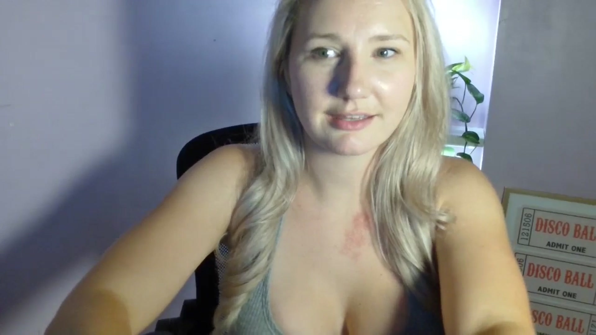 Gallery image thumbnail from EmmaHaze's myfreecams stream on, 08/25/2025, 06:36 image 3 of 20