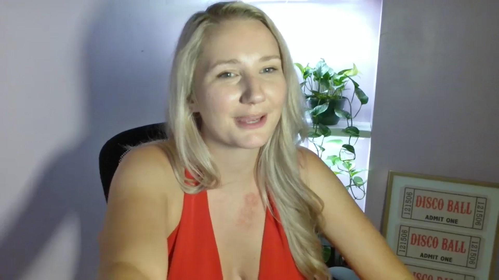 Gallery image thumbnail from EmmaHaze's myfreecams stream on, 08/25/2025, 07:33 image 5 of 20