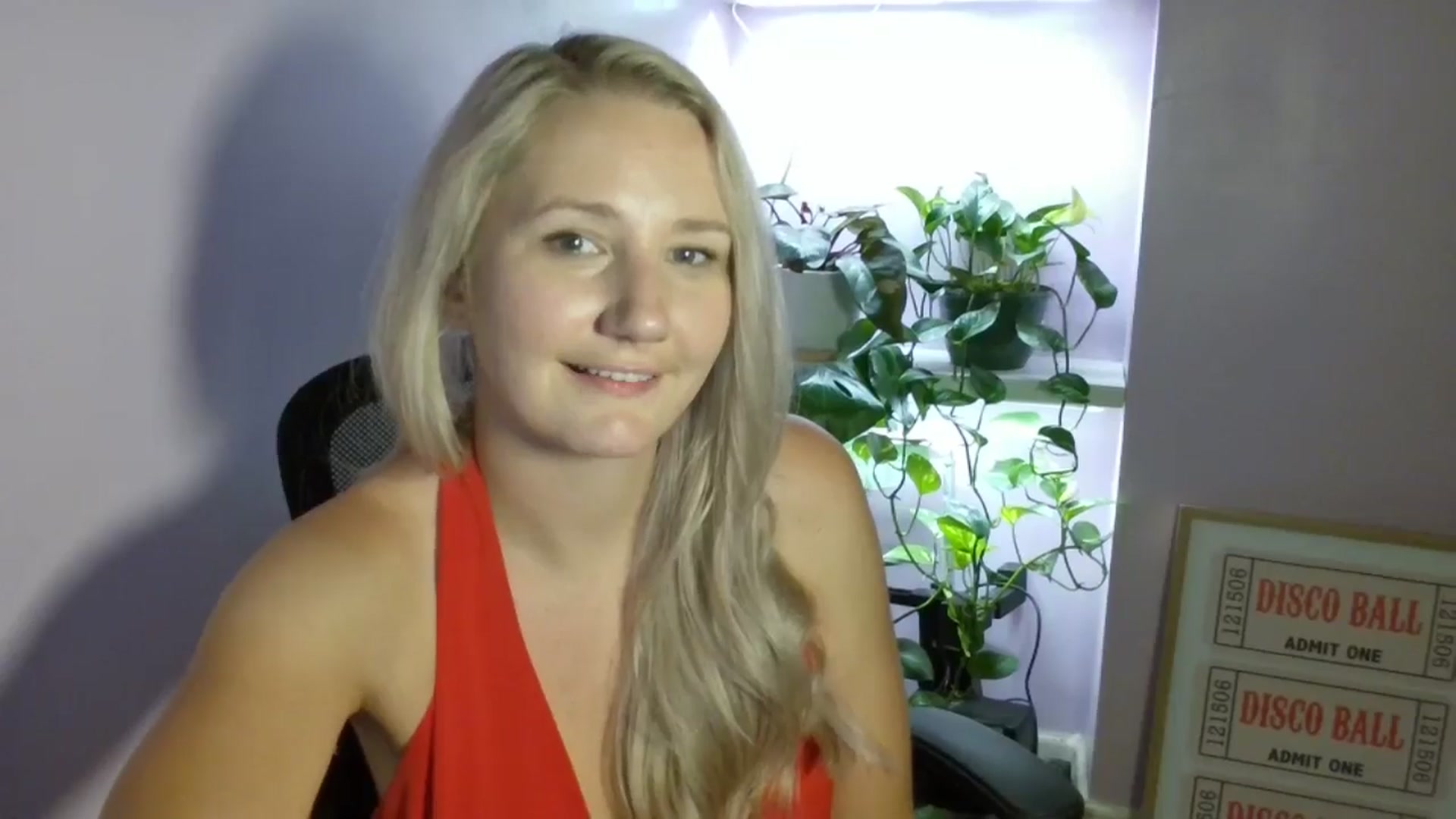 Gallery image thumbnail from EmmaHaze's myfreecams stream on, 08/25/2025, 07:33 image 11 of 20