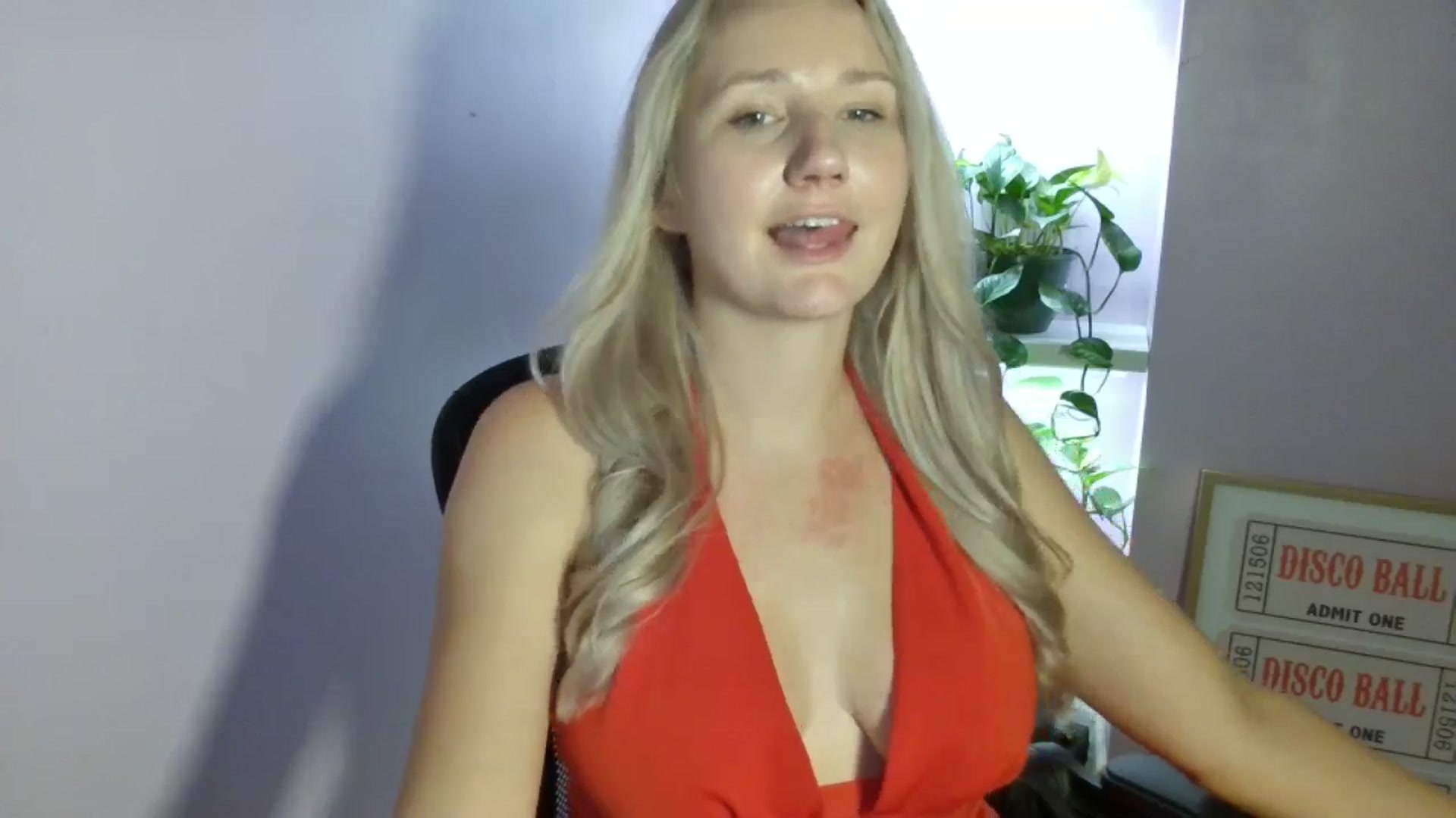 Gallery image thumbnail from EmmaHaze's myfreecams stream on, 08/25/2025, 07:33 image 12 of 20