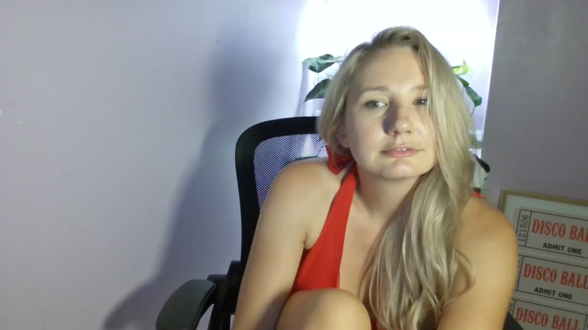 Gallery image thumbnail from EmmaHaze's myfreecams stream on, 08/25/2025, 07:33 image 1 of 20
